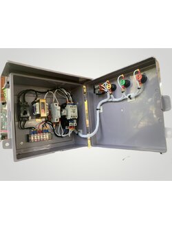 ตู้ควบคุมปั๊มน้ำ 1 HP 1เฟส 220 v ใช้กับลูกลอยไฟฟ้า 24Vac ตู้พลาสติก