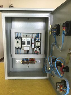 ตู้ควบคุมปั๊มน้ำ1 Hp 220v ทำงานร่วมกับ Floatless level switch ( อิเล็กโทรด 3 ก้าน ) ตู้เหล็กกันน้ำชั้นเดียว