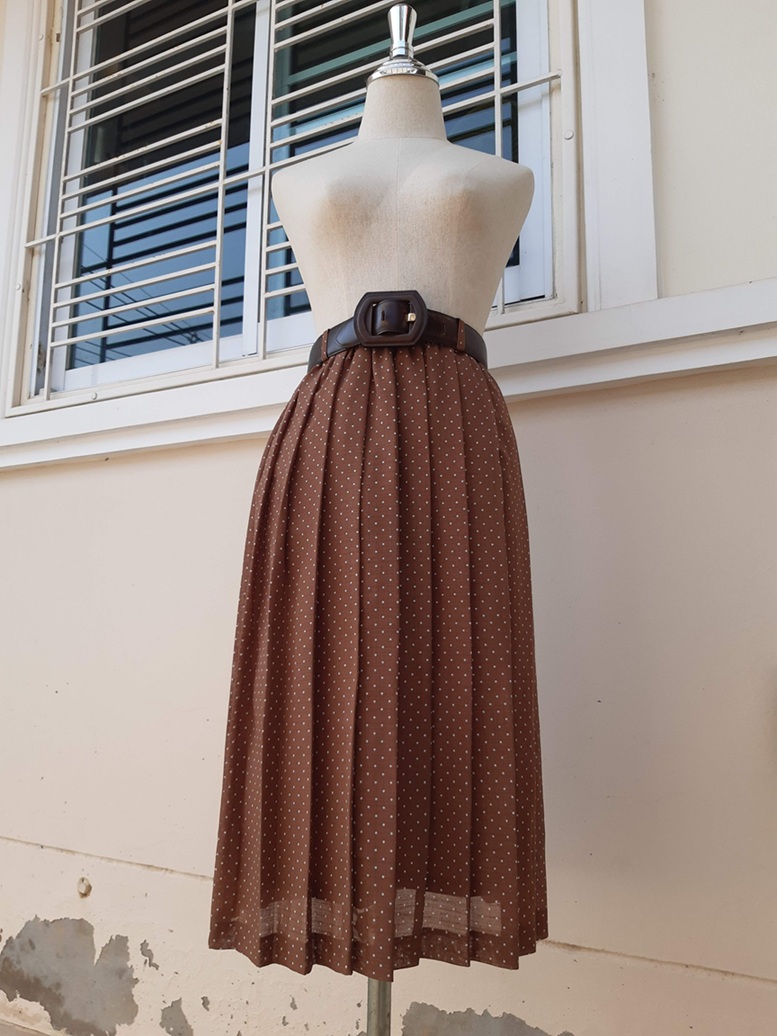 กระโปรงพลีทลายจุดสีน้ำตาล