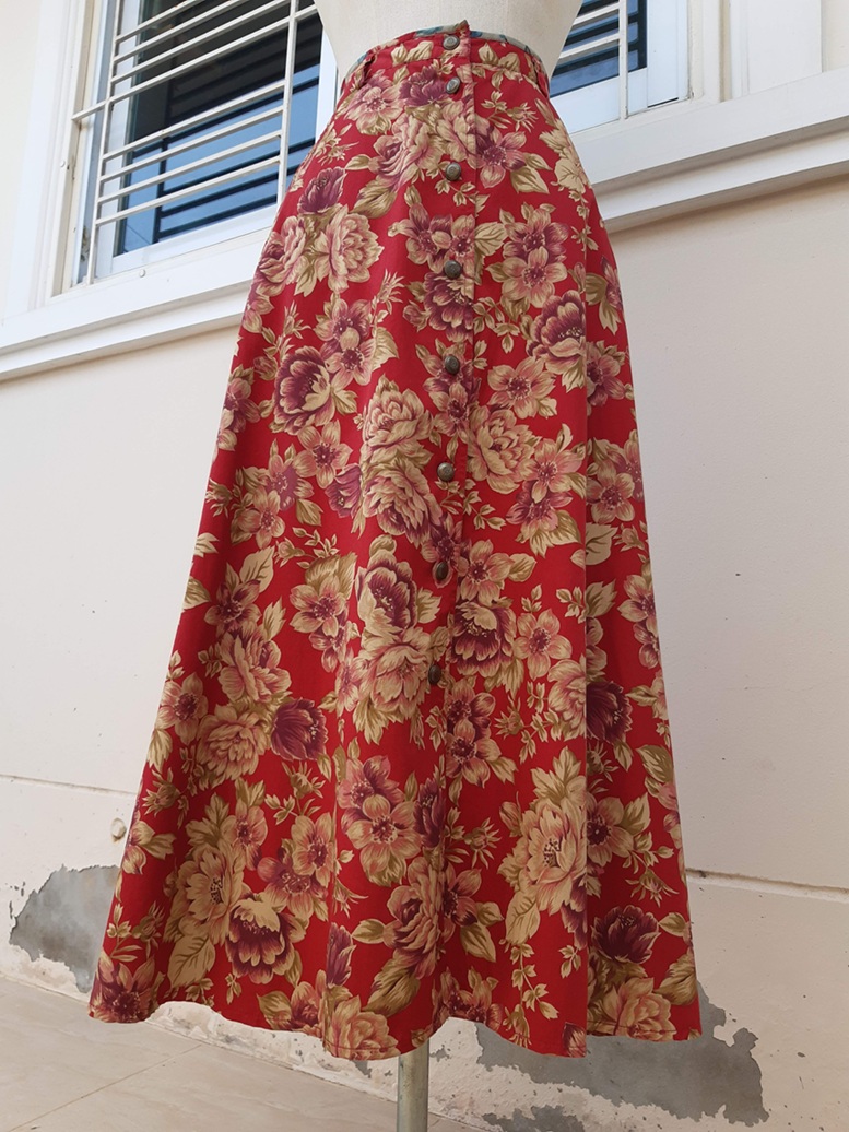 กระโปรงลายดอกกุหลาบแดง งานวินเทจแบรนด์ LizSport หายาก