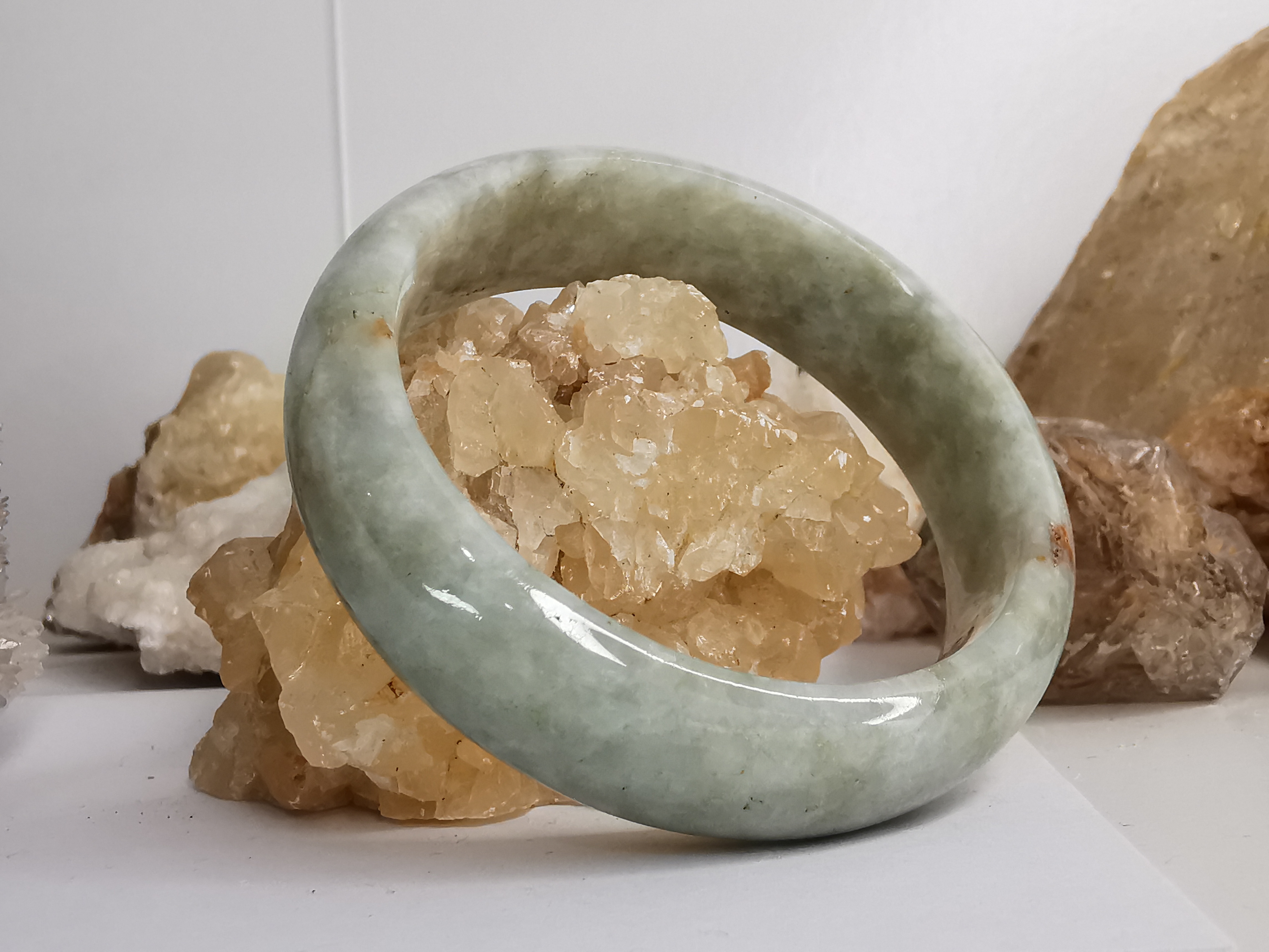 Green Yellow Jade Bangle กำไลหยกเจไดต์แท้ Diameter/ เส้นผ่านศูนย์กลางด้านใน 55 mm.