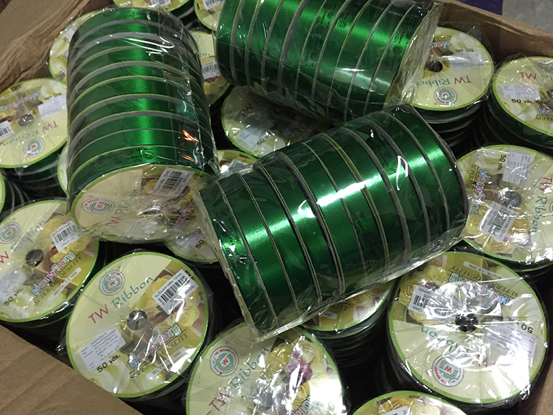 ริบบิ้นทำใบ สีเขียวพิเศษ (17z) TW เบอร์ 2 (ยาว 50 หลา กว้าง 1.2 cm)