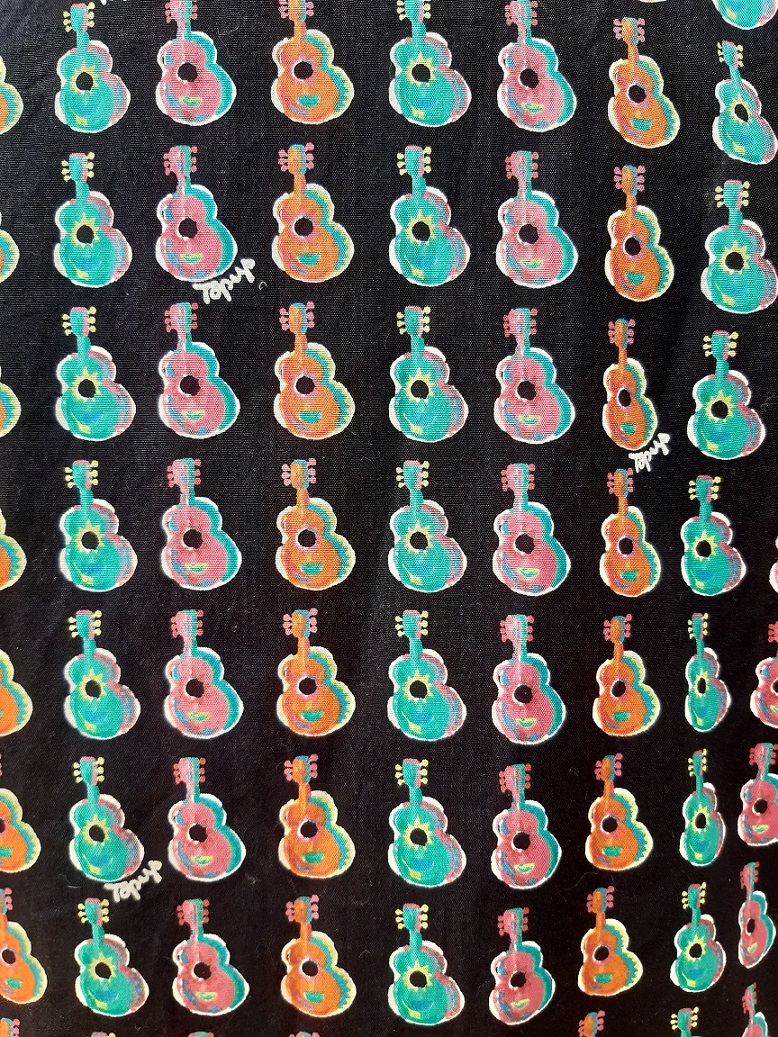 เสื้อเชิ้ตแขนสั้นสีกรมท่าลายกีต้าร์