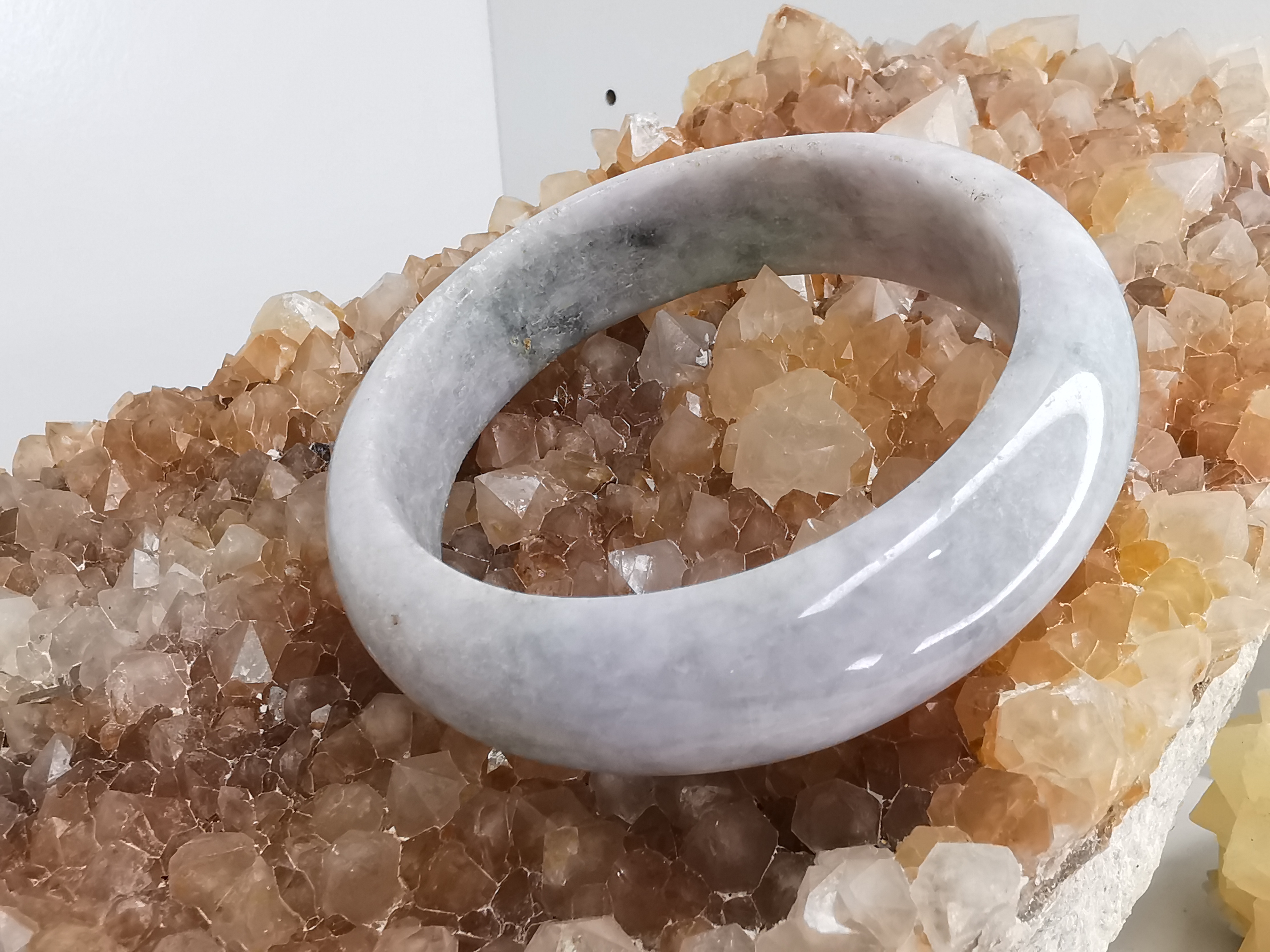 Blue White Green Jade Bangle กำไลหยกเจไดต์แท้ Diameter/ เส้นผ่านศูนย์กลางด้านใน 55 mm.