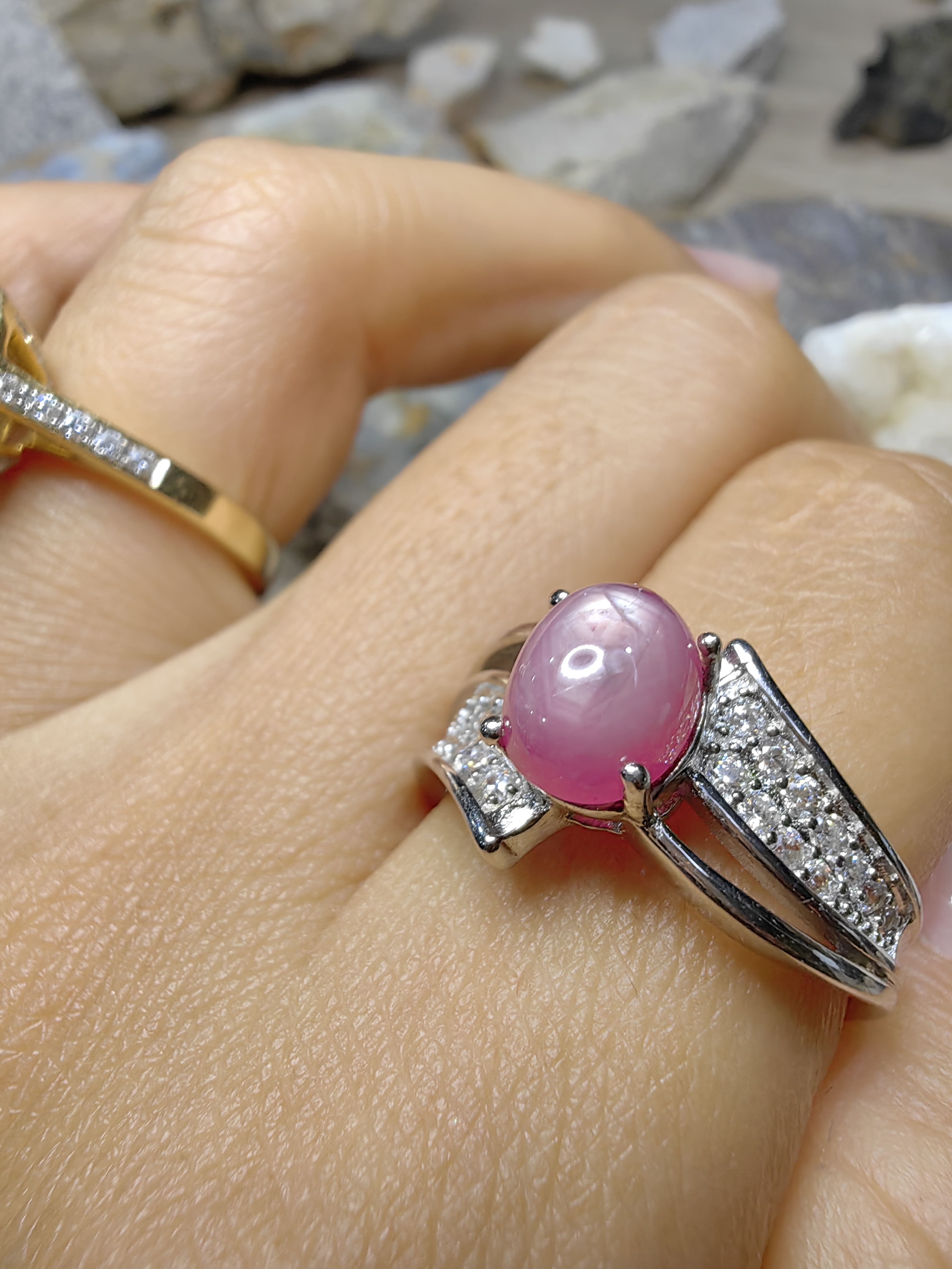 แหวนทับทิมสตาร์ล้อมเพชรสวิส Star Ruby Swiss Diamond Ring