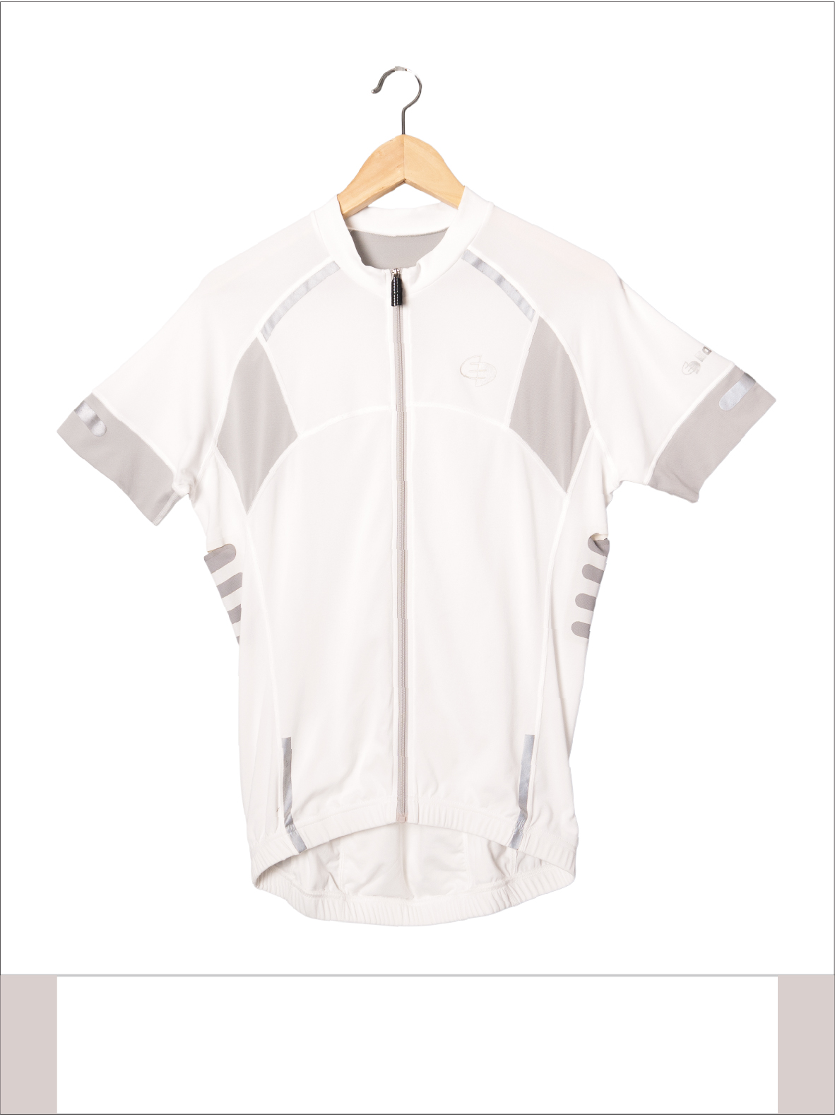 G 190133 เสื้อกีฬา (แขนสั้น) EQUINOX ราคาเช่า 100 บาท ต่อ 1 วัน