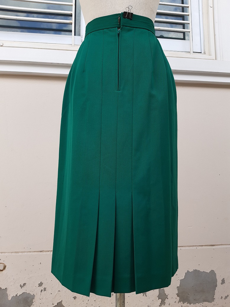 🔥 SALE 50% 🔥กระโปรงพลีทสีเขียว งานจากญี่ปุ่นค่ะ