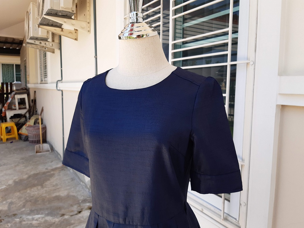 เดรสวินเทจจีบพลีทสีกรมท่า