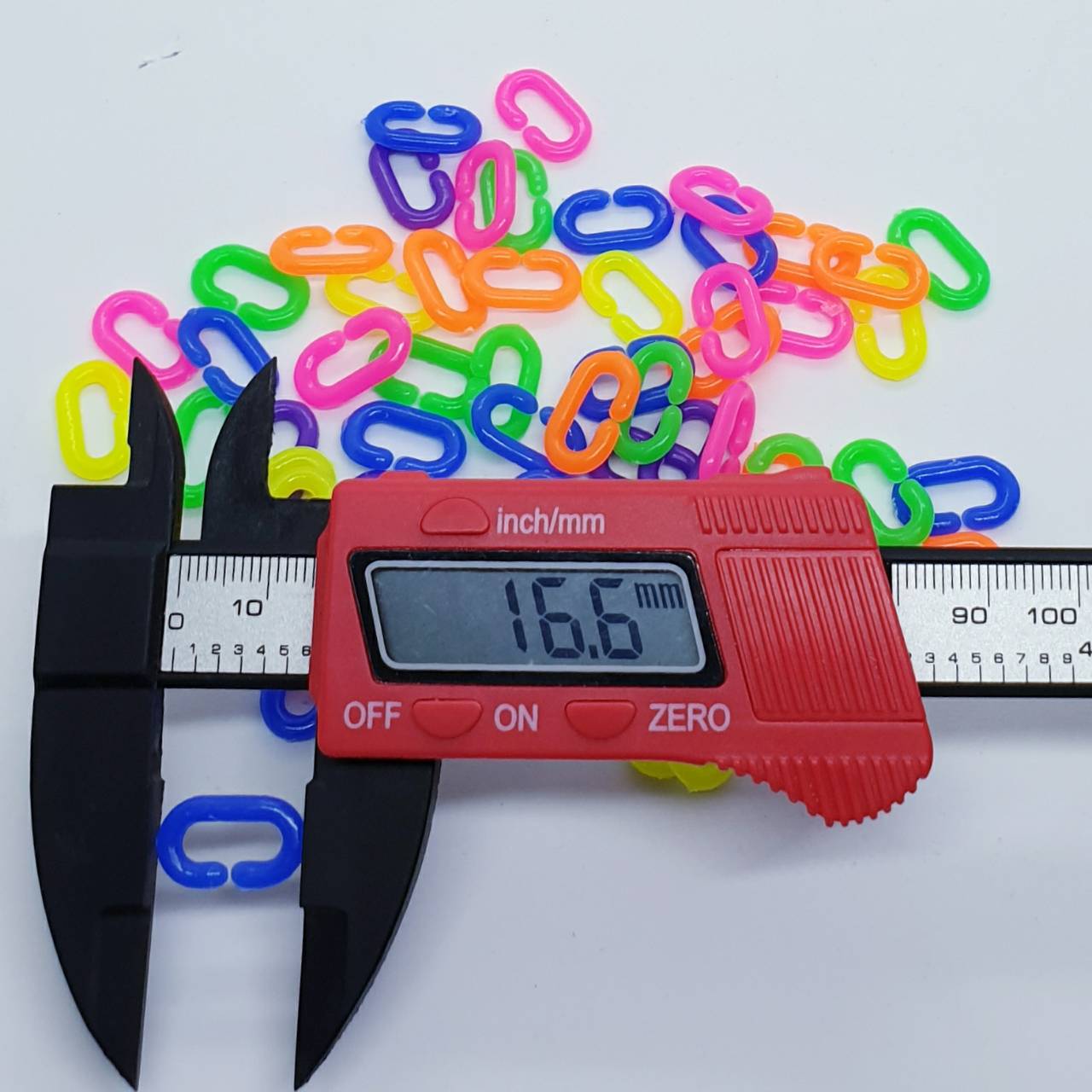 โซ่ C เล็กสีสดคละสี