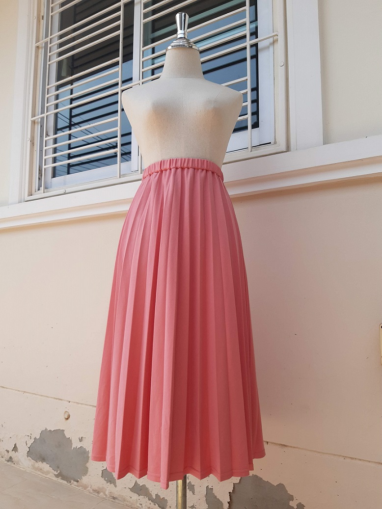 กระโปรงพลีทสีชมพูหวานๆ สาวอวบใส่ได้