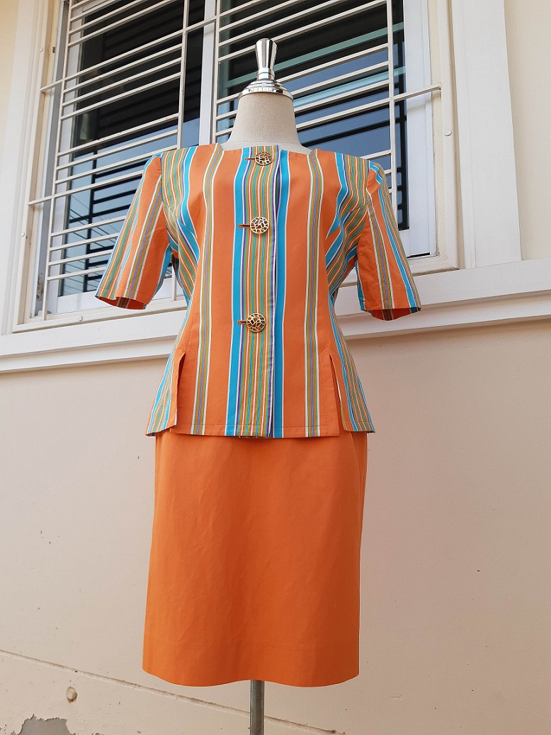 ชุดเซ็ตกระโปรงวินเทจลายทางสีส้ม-ฟ้า แบรนด์ Guy Laroche (Vintage outfits)