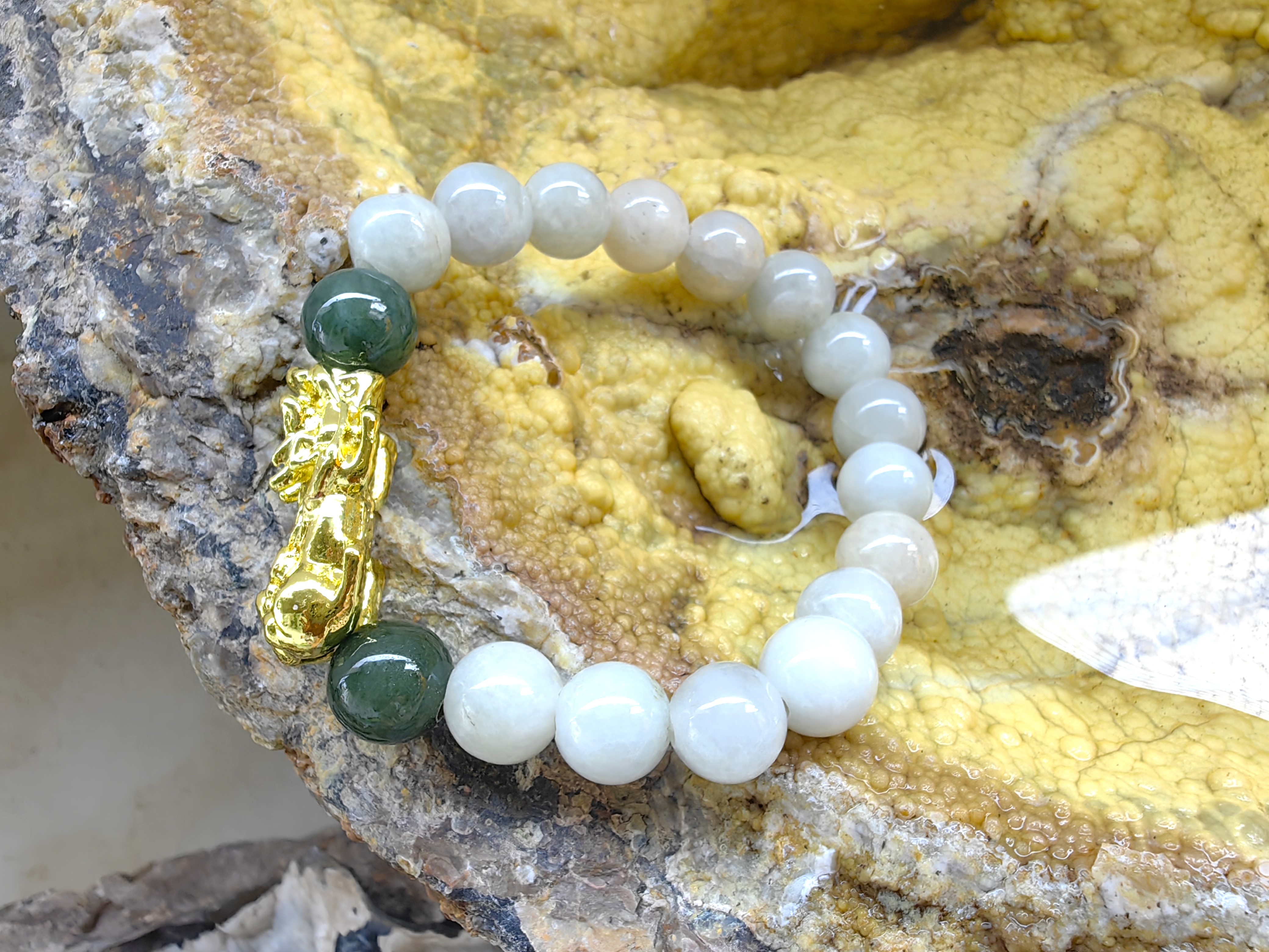 Burmese Jadeite Bracelets Dragon Gold plated Round 10 mm. สร้อยข้อมือหยกพม่าปี่เซียะชุบทอง กลม 10 มม. Free Size
