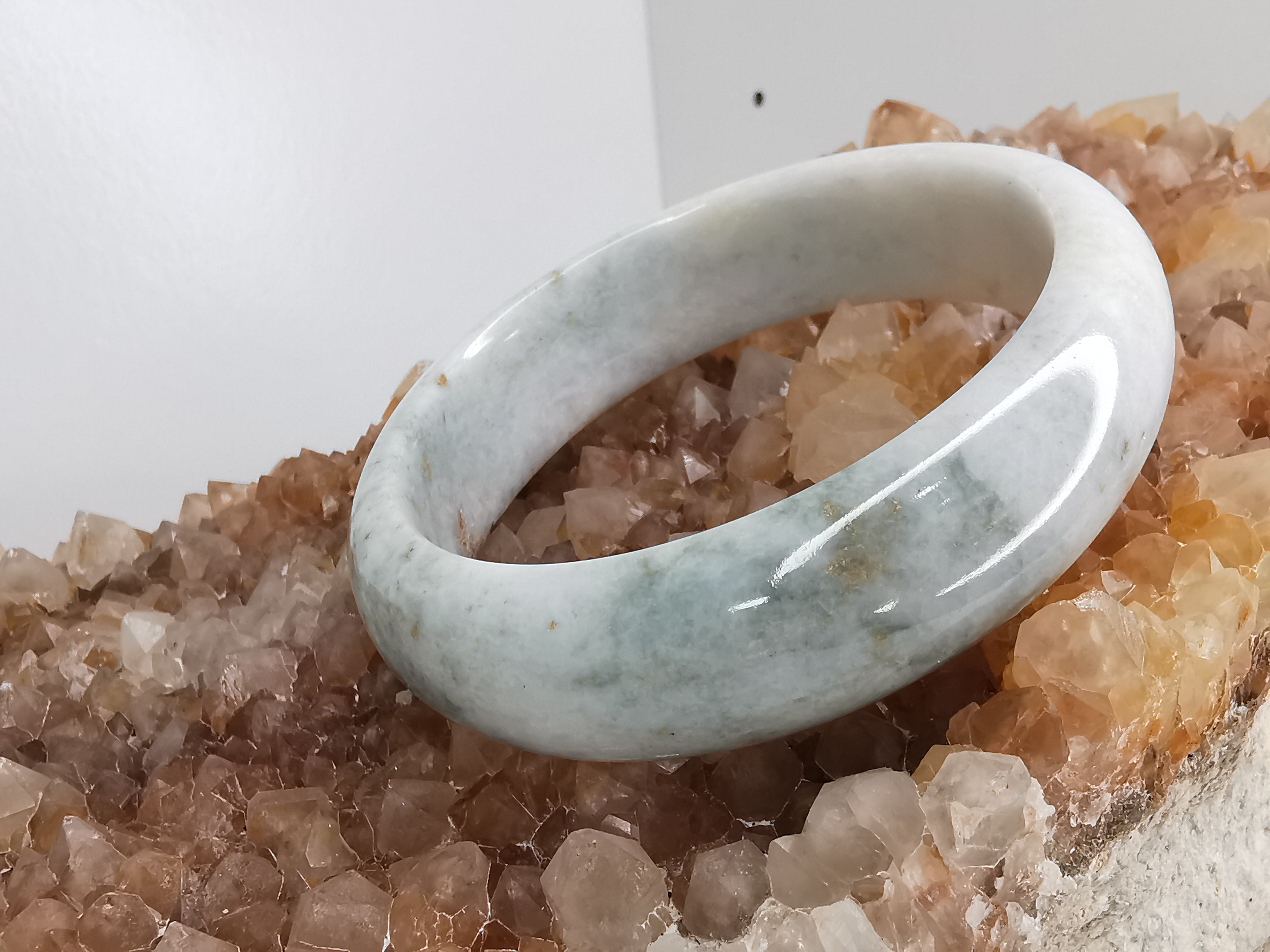 White Green Brown Jade Bangle กำไลหยกเจไดต์แท้ Diameter/ เส้นผ่านศูนย์กลางด้านใน 60 mm.