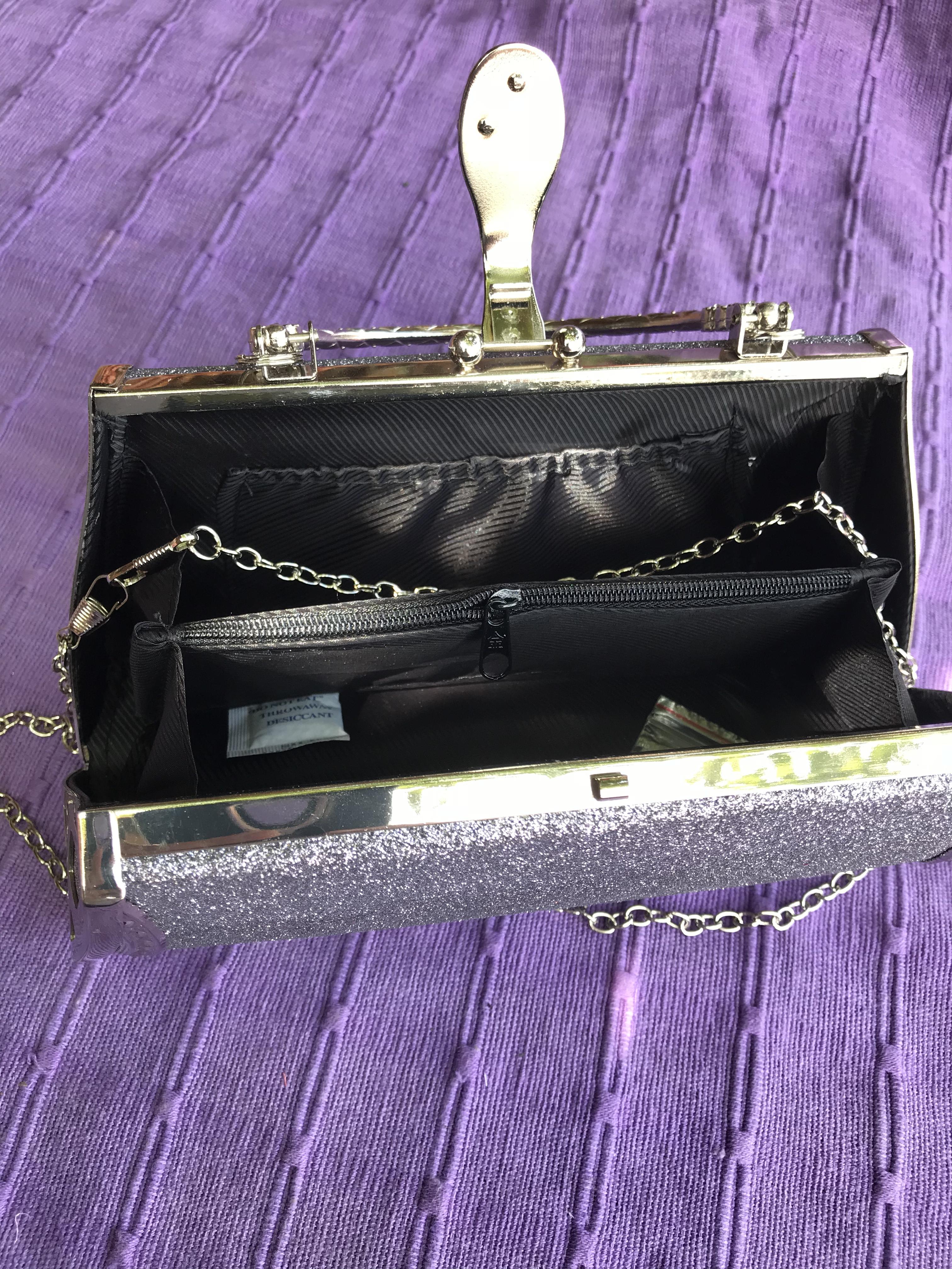 กระเป๋าถือคลัชคละแบบ