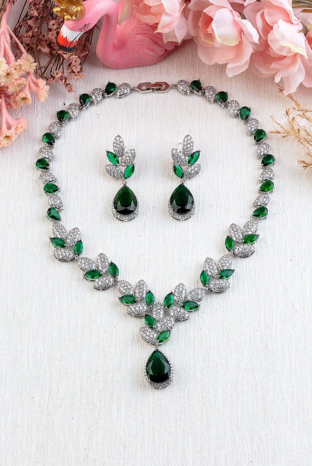 EMERALD DIAMOND 18K WHITE GOLD NECKLACE EARRING สร้อยคอ ต่างหู มรกต ล้อมเพชร ทอง 18K Pre-order
