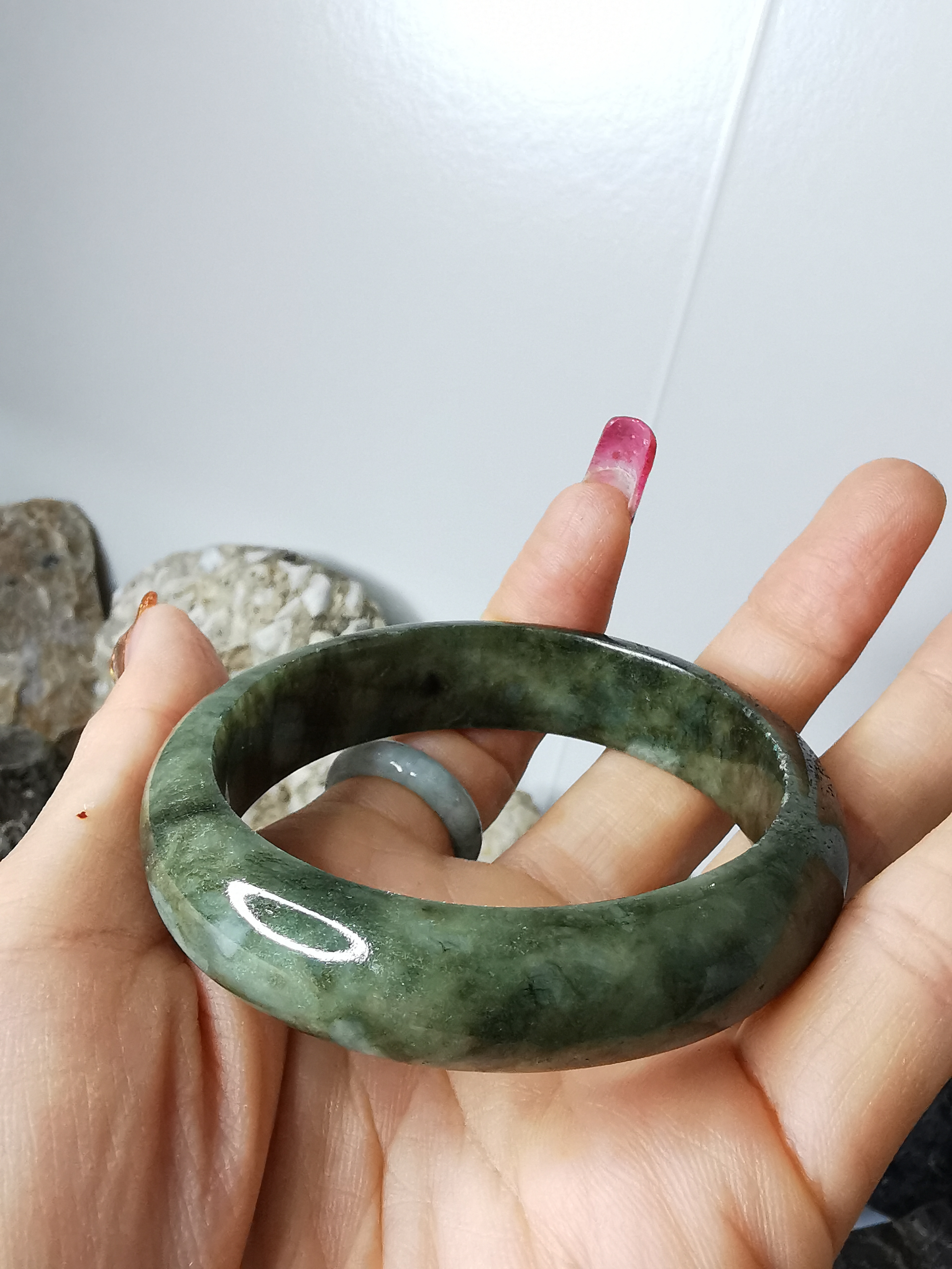 Green Brown Bangle กำไลหยกเจไดต์แท้ Diameter/ เส้นผ่านศูนย์กลางด้านใน 55 mm.
