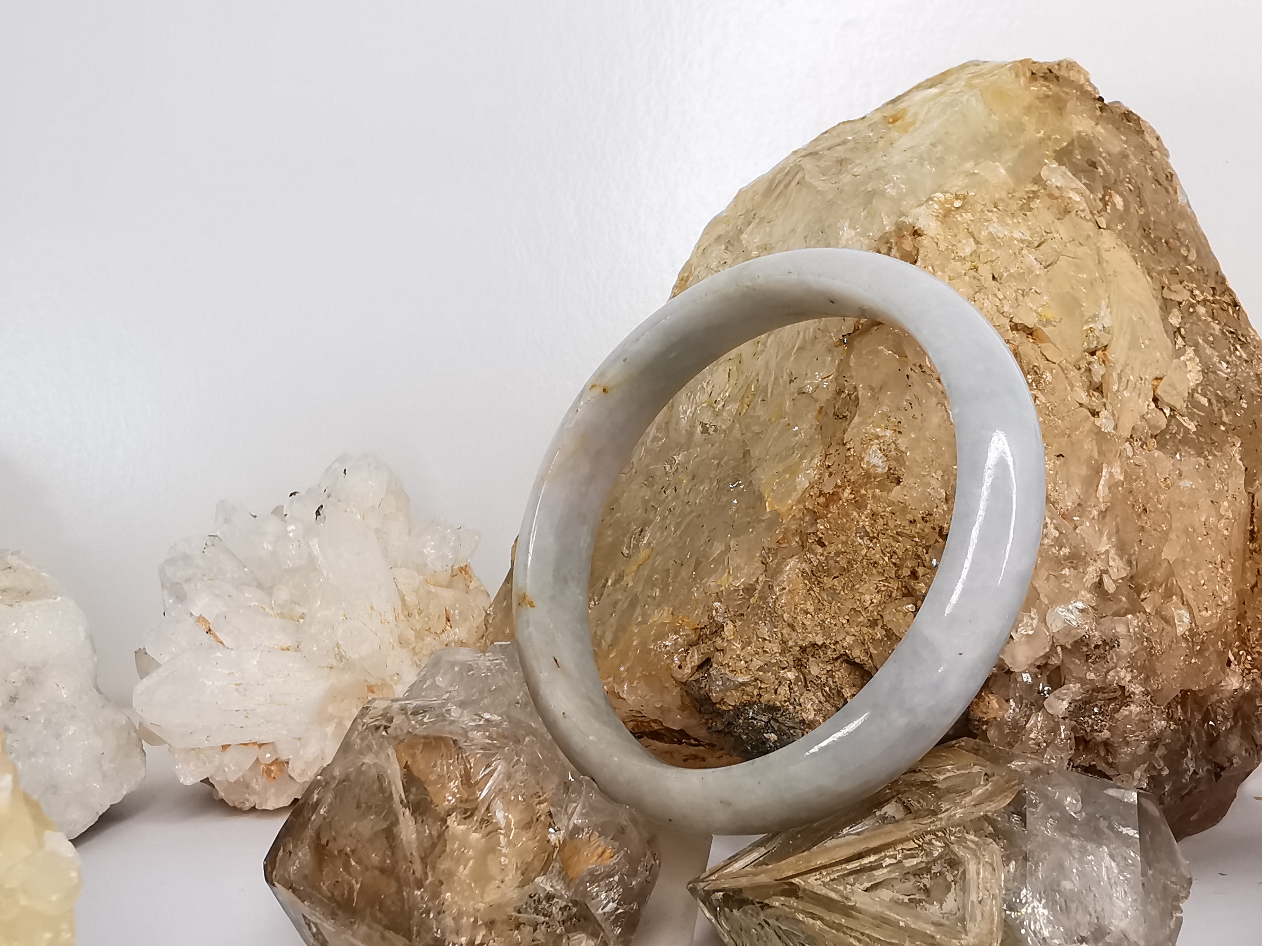 White Green Yellow Jade Bangle กำไลหยกเจไดต์แท้ Diameter/ เส้นผ่านศูนย์กลางด้านใน 56 mm.