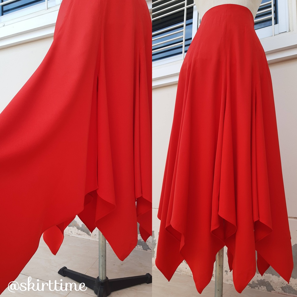 กระโปรงหางปลาสีแดง (Vintage Skirt)