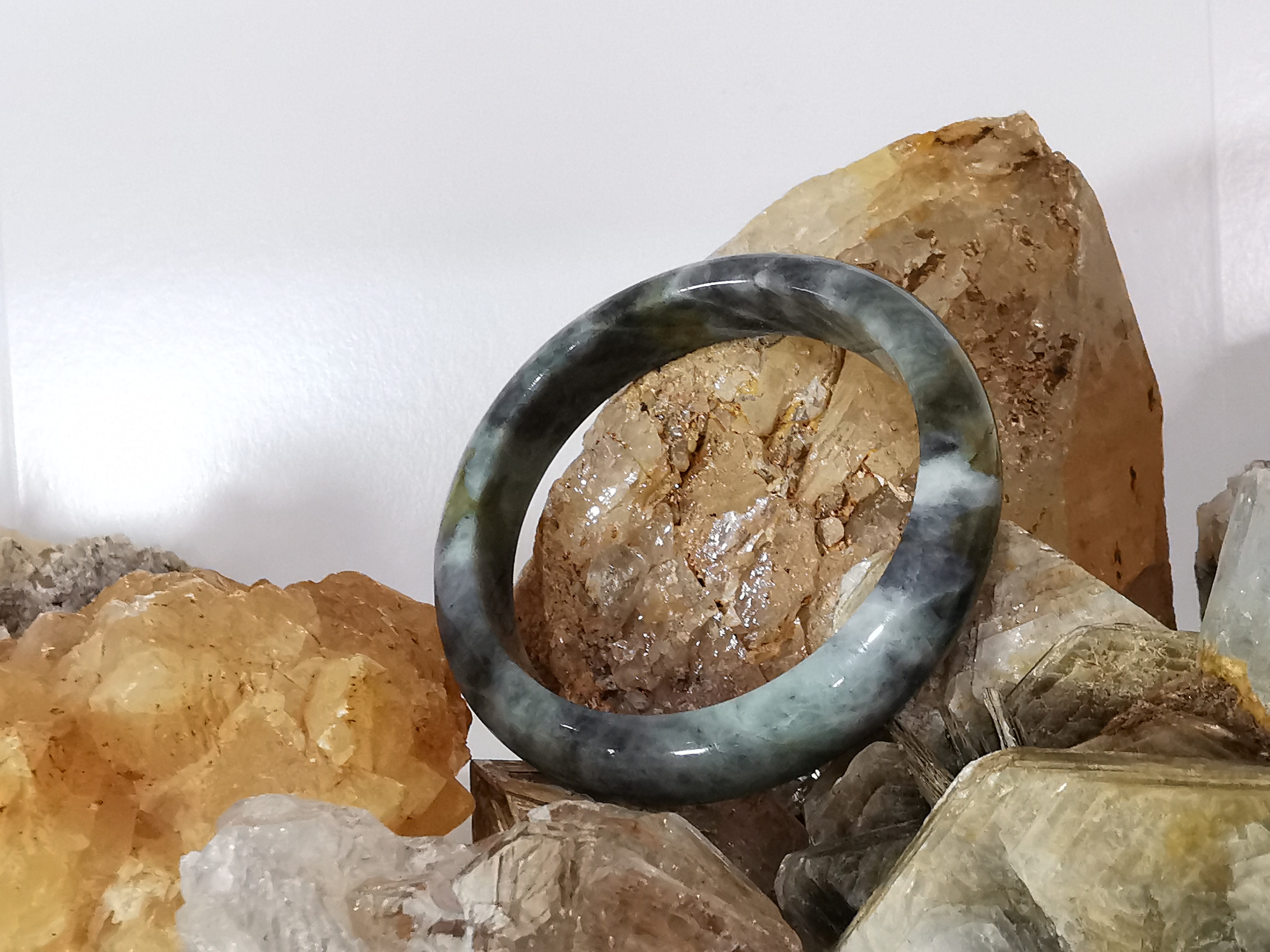 Green Grey Black White Bangle กำไลหยกเจไดต์แท้ Diameter/ เส้นผ่านศูนย์กลางด้านใน 58 mm.