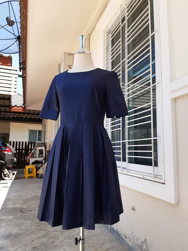 เดรสวินเทจจีบพลีทสีกรมท่า