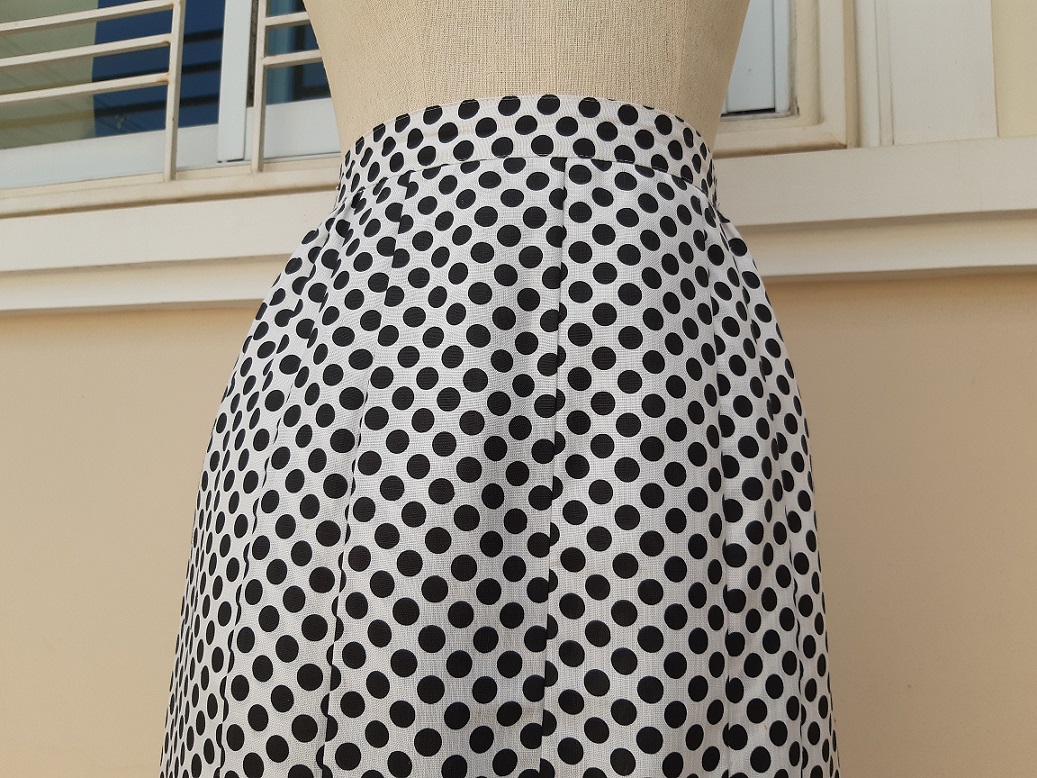 กระโปรงพลีทวินเทจลาย polkadots