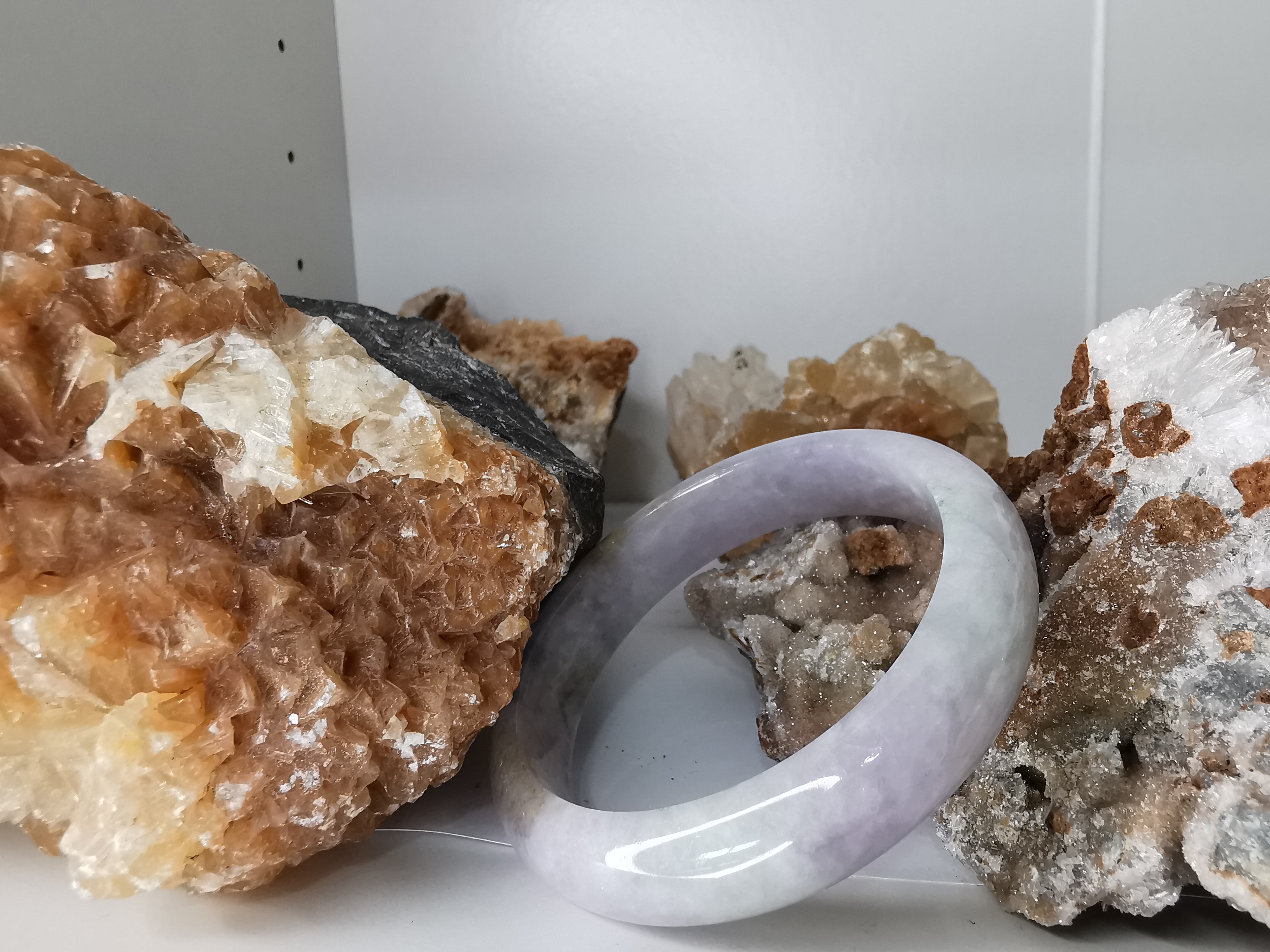 Violet Green Jade Bangle กำไลหยกเจไดต์แท้ Diameter/ เส้นผ่านศูนย์กลางด้านใน 56 mm.