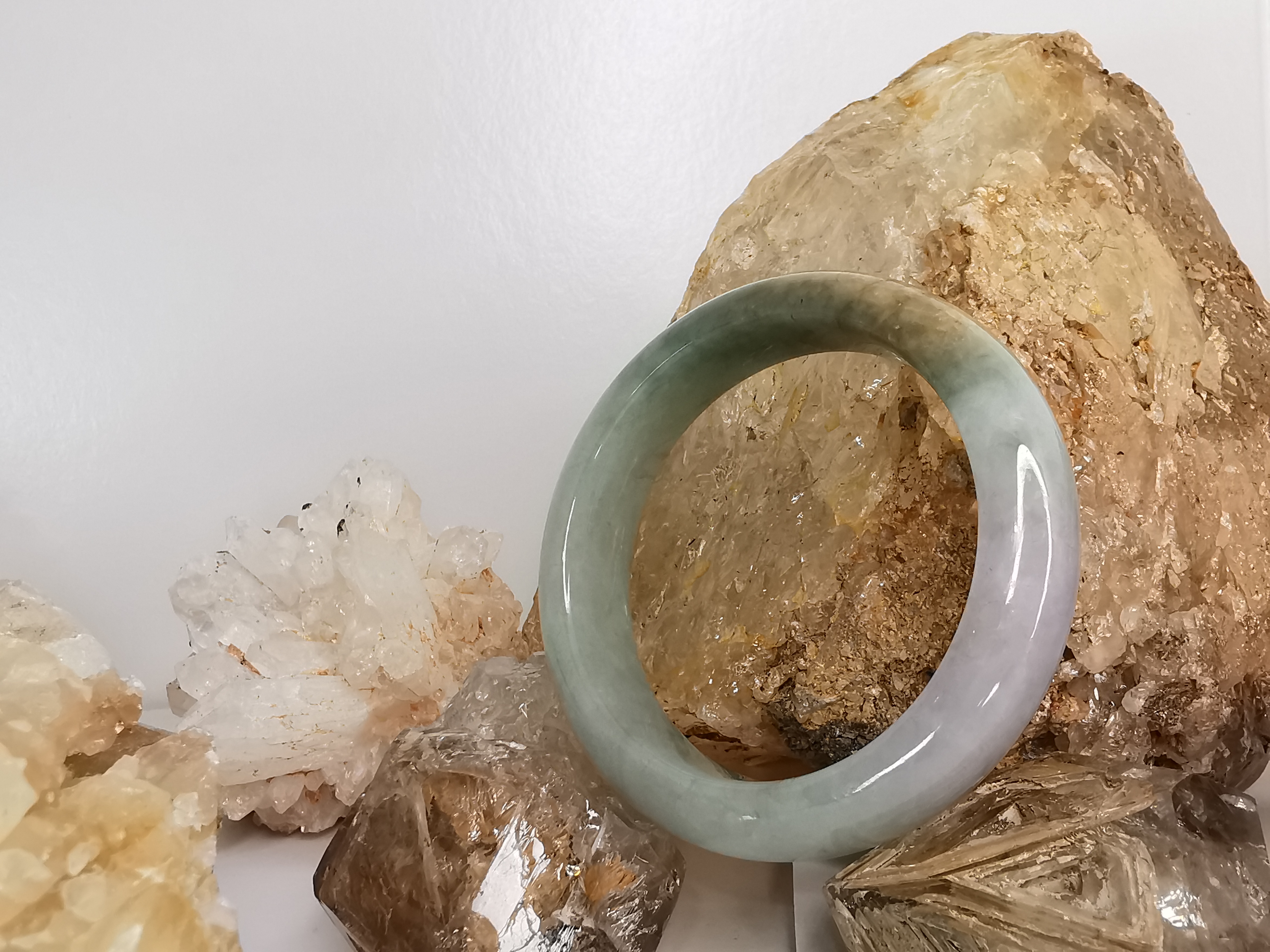 Violet Green Yellow White Bangle กำไลหยกเจไดต์แท้ Diameter/ เส้นผ่านศูนย์กลางด้านใน 51 mm.