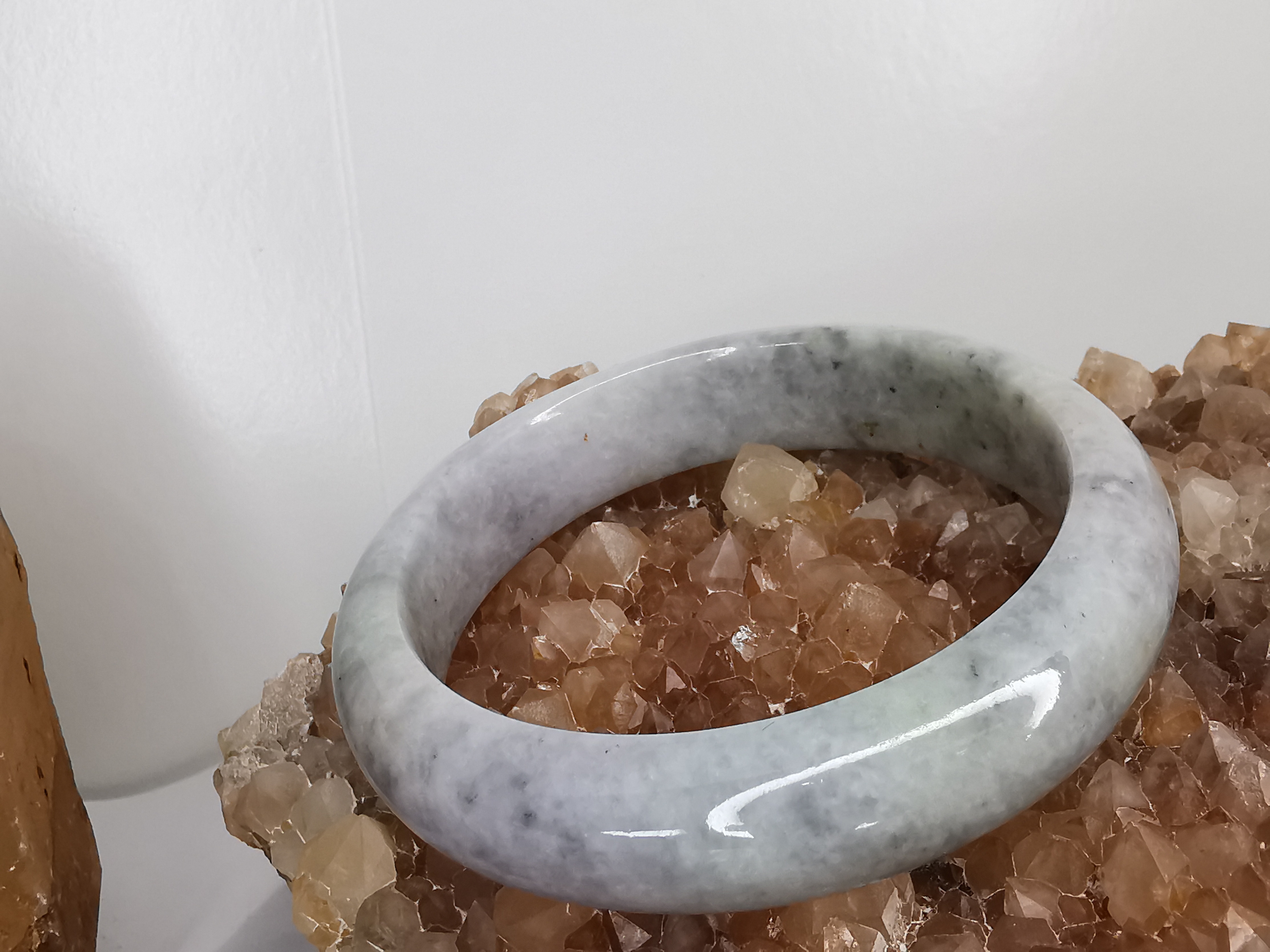 White Green Grey Blue Bangle กำไลหยกเจไดต์แท้ Diameter/ เส้นผ่านศูนย์กลางด้านใน 63 mm.