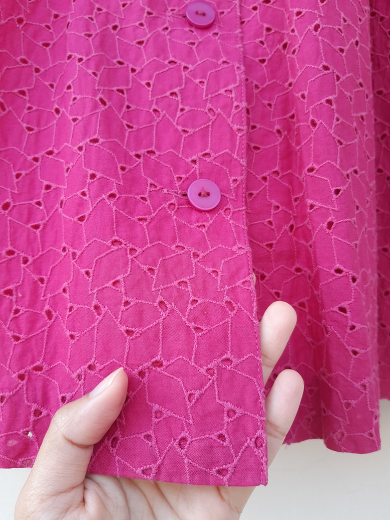 กระโปรงวินเทจทรงเอบานสวยสีชมพู งานกระดุมหน้าหายาก แบรนด์ LOUIS JOONE