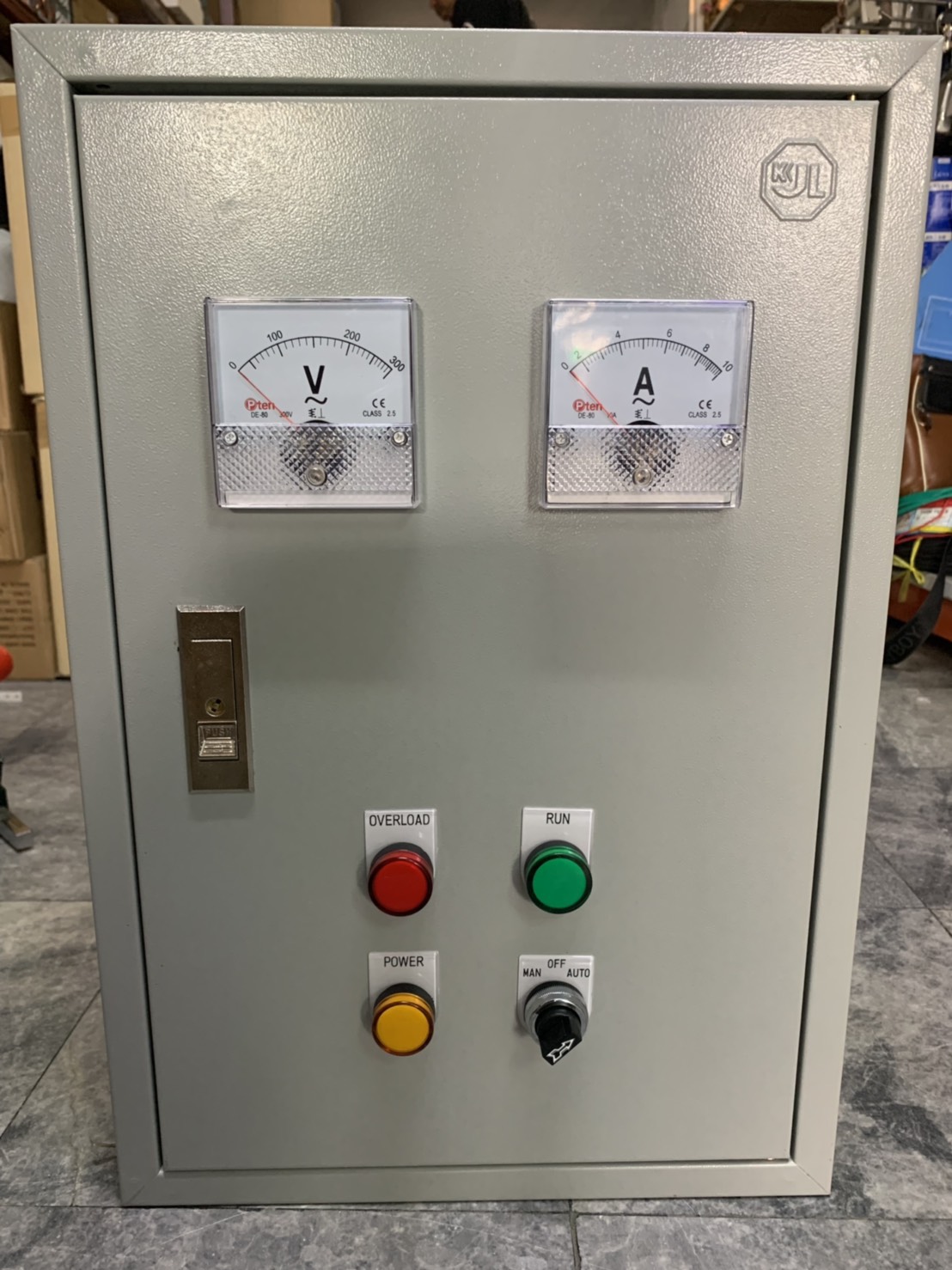 ตู้ควบคุมปั๊มน้ำ 3Hp 220v ทำงานร่วมกับ Floatless level switch ( อิเล็กโทรด 3 ก้าน )