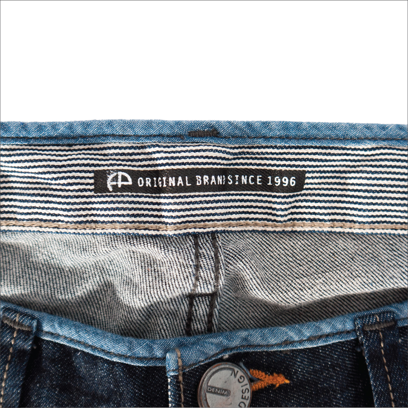 G 160173 กางเกงขายาว (ยีนส์) F4 Design ราคาเช่า 70 บาท ต่อ 1 วัน