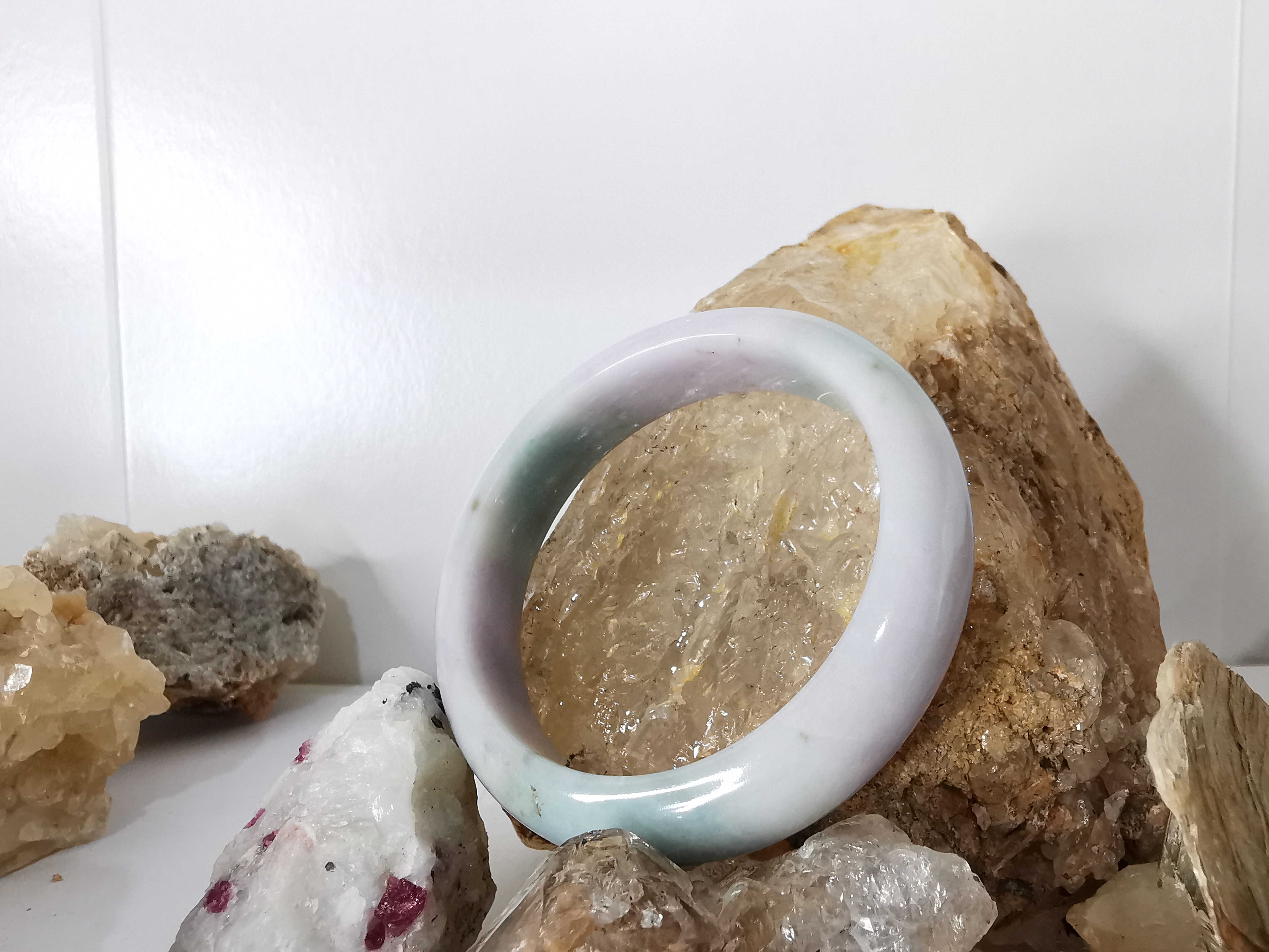 Violet Green Jadeite Bangle กำไลหยกเจไดต์แท้ Diameter/ เส้นผ่านศูนย์กลางด้านใน /size 56 mm.