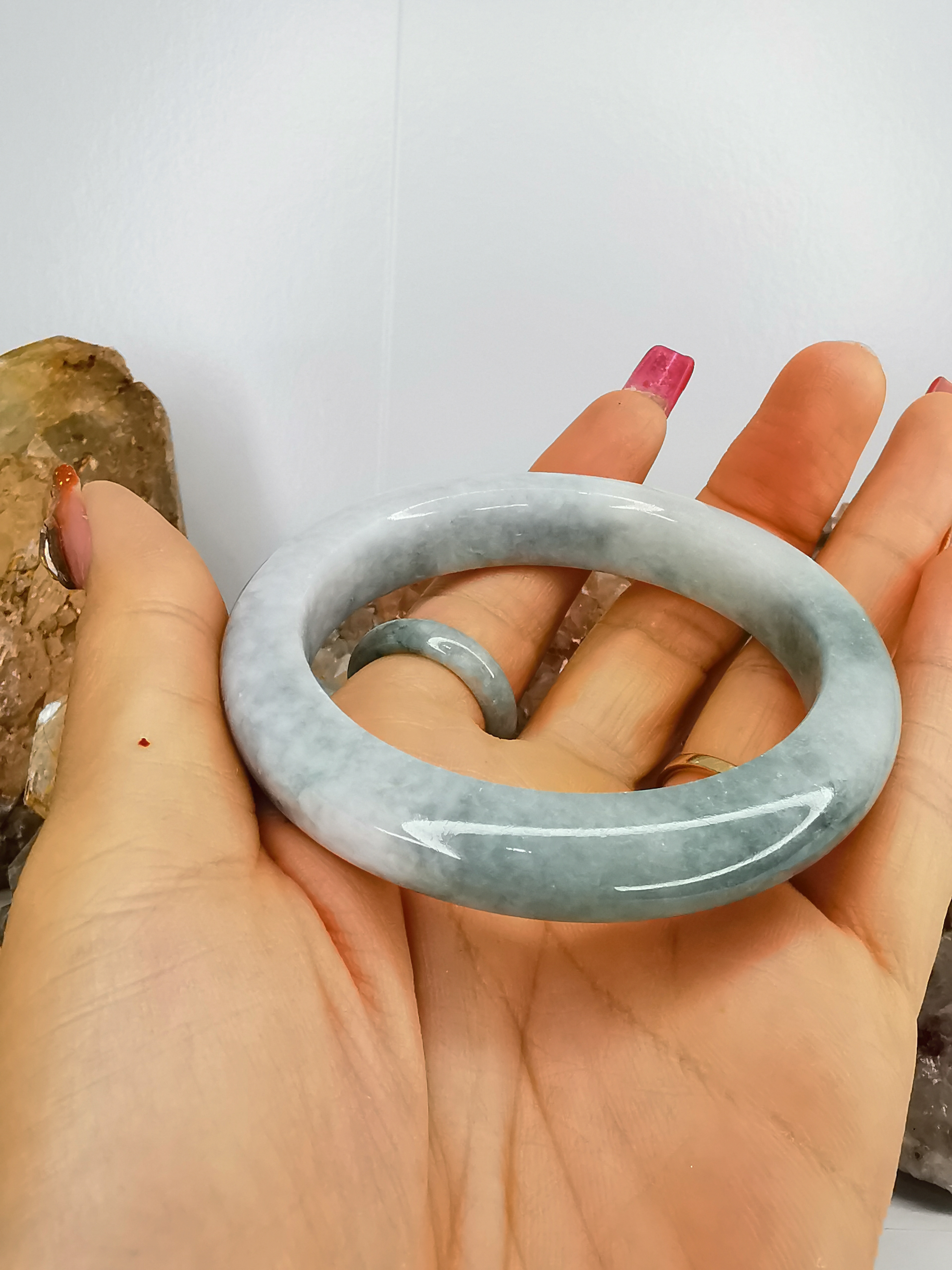 Green White Bangle กำไลหยกเจไดต์แท้ Diameter/ เส้นผ่านศูนย์กลางด้านใน 55 mm.*