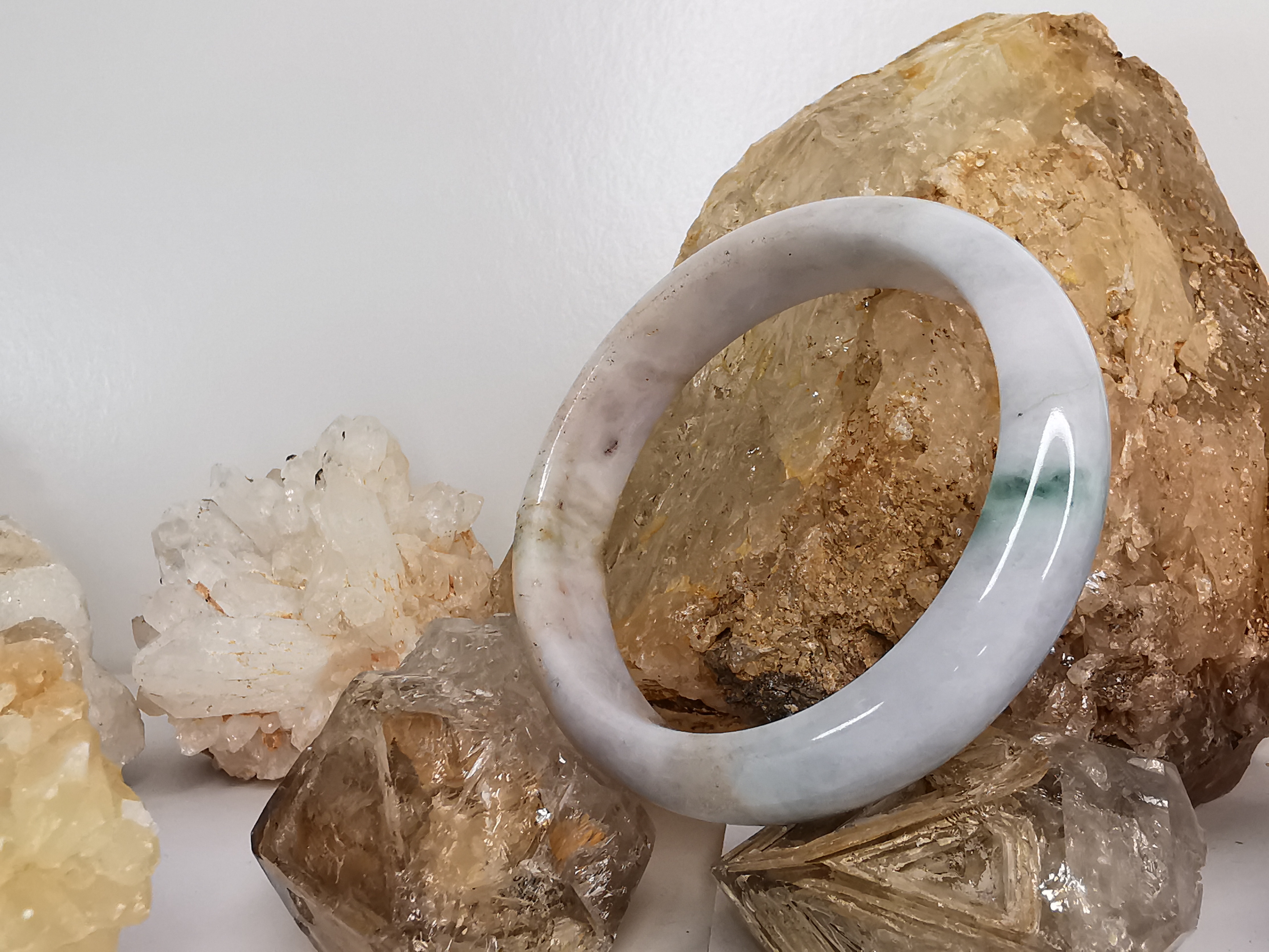 White Green Jade Bangle กำไลหยกเจไดต์แท้ Diameter/ เส้นผ่านศูนย์กลางด้านใน 56 mm.