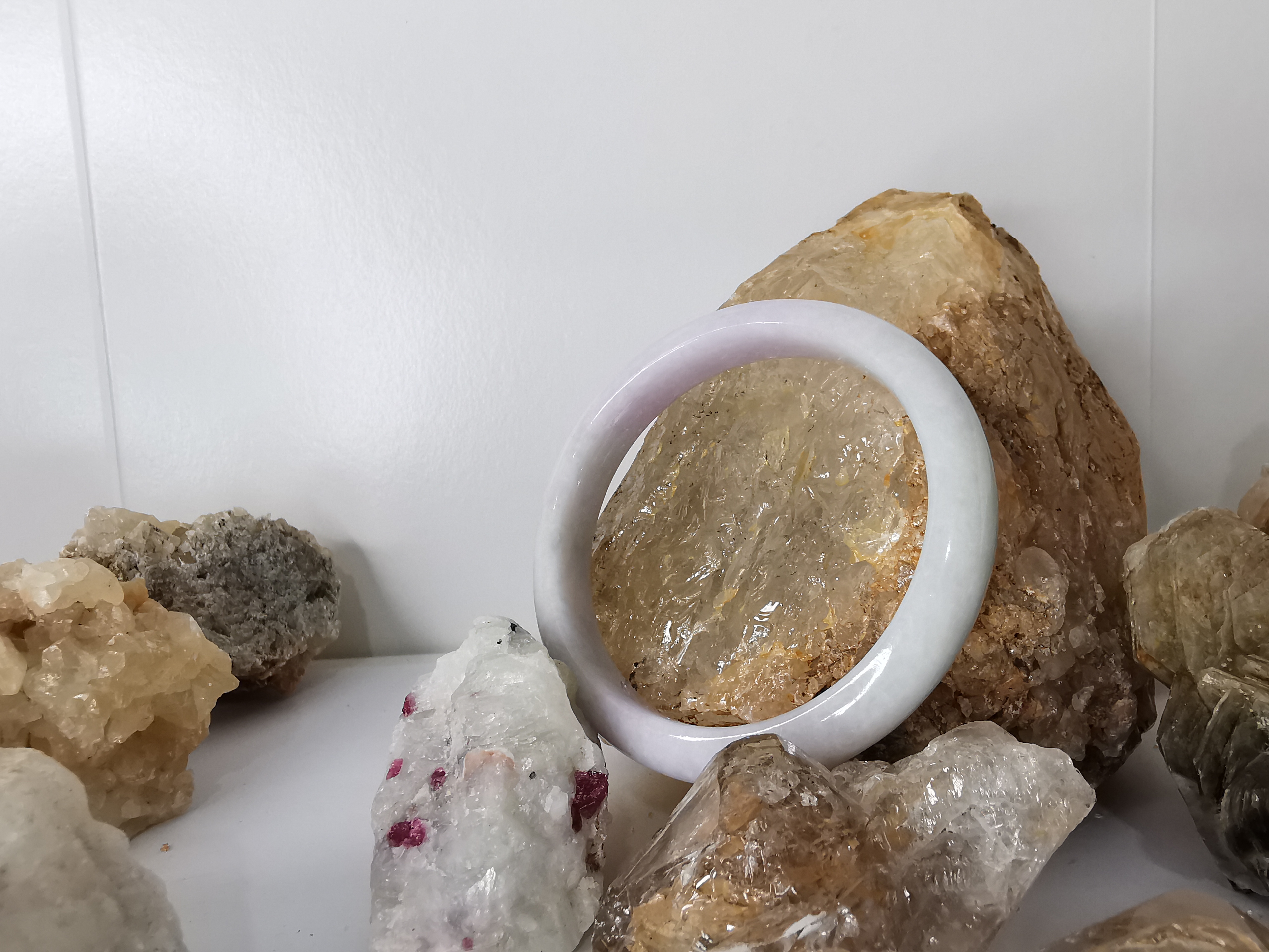 Violet Green Jadeite Bangle กำไลหยกเจไดต์แท้ Diameter/ เส้นผ่านศูนย์กลางด้านใน/size 60 mm.