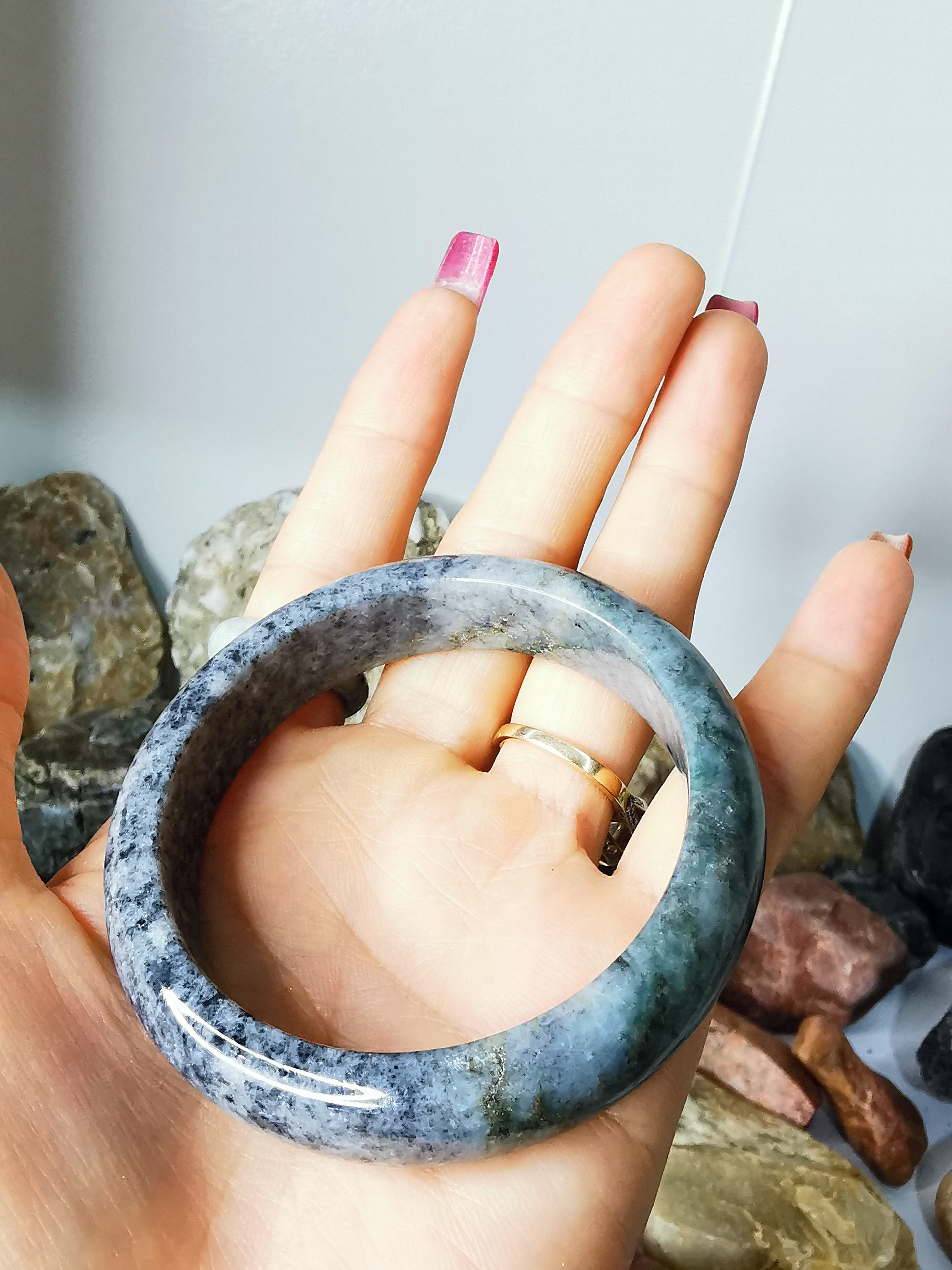 Grey Black White Green Jade Bangle กำไลหยกเจไดต์แท้ Diameter/ เส้นผ่านศูนย์กลางด้านใน 55 mm.