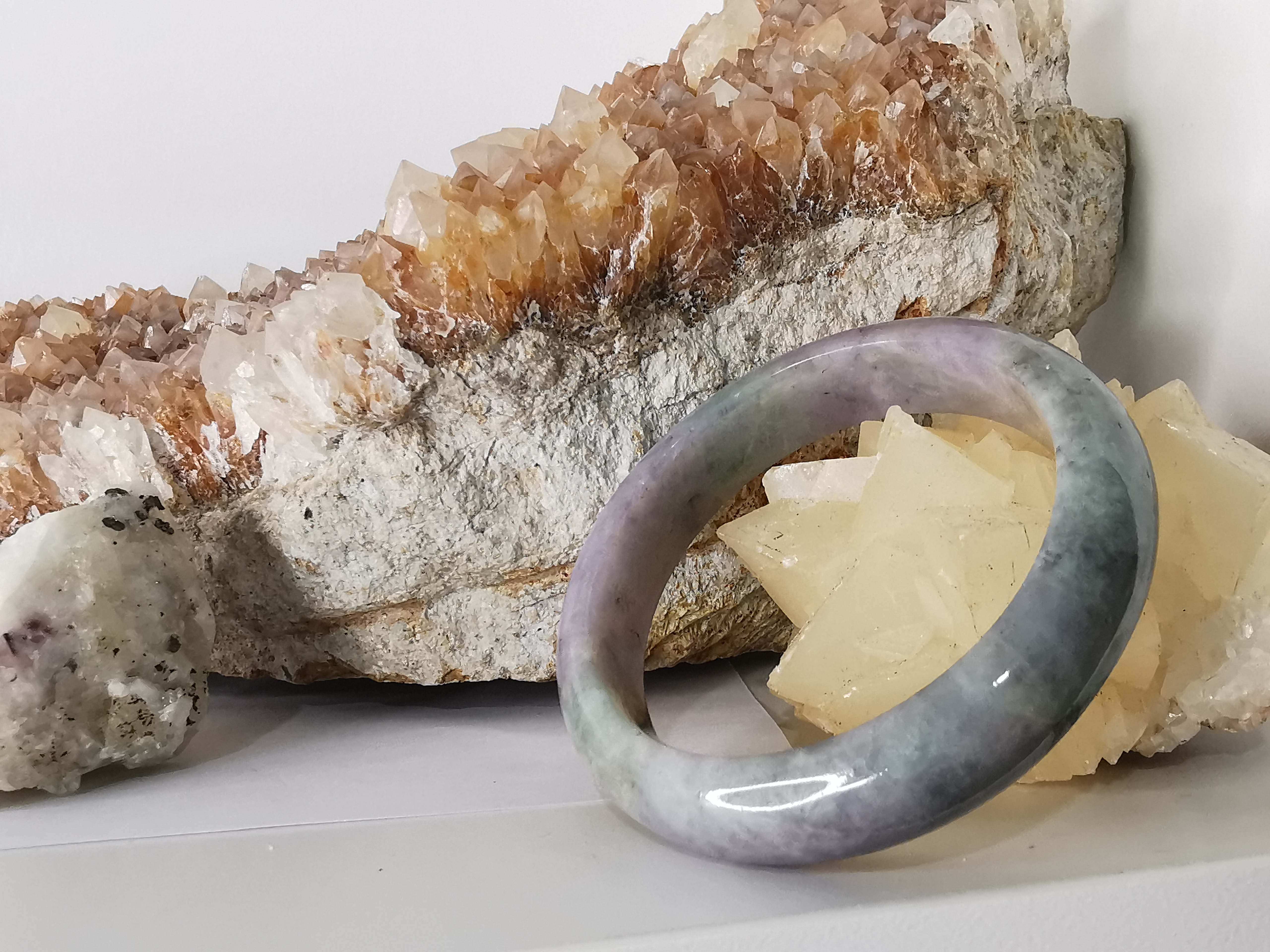 Violet Green Jadeite Bangle กำไลหยกเจไดต์แท้ Diameter/ เส้นผ่านศูนย์กลางด้านใน 55 mm.