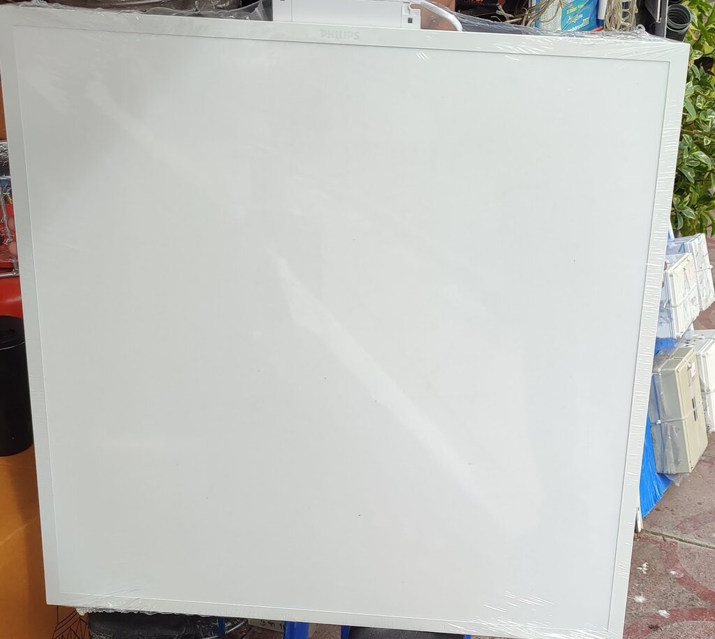 โคมไฟพาแนล LED Panel Philips รุ่น RC048B 3800lm 42w ขนาด60X60 พร้อมคลิป พร้อม อะแดปเตอร์อยู่ด้านนอก