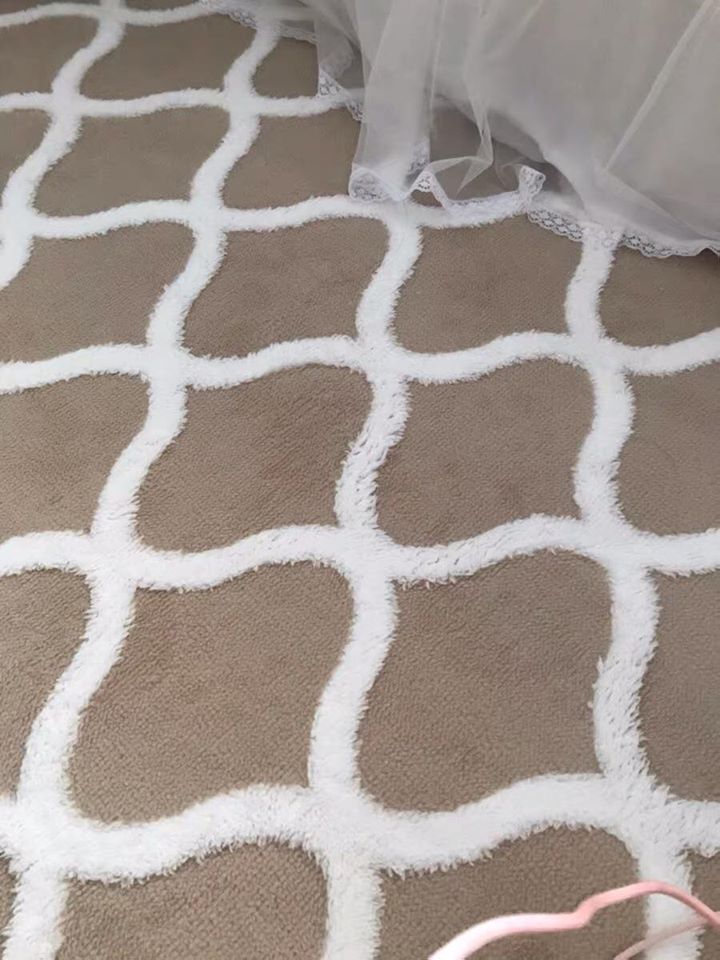 พรมเนื้อนุ่มมีลาย สีครีมชมพู