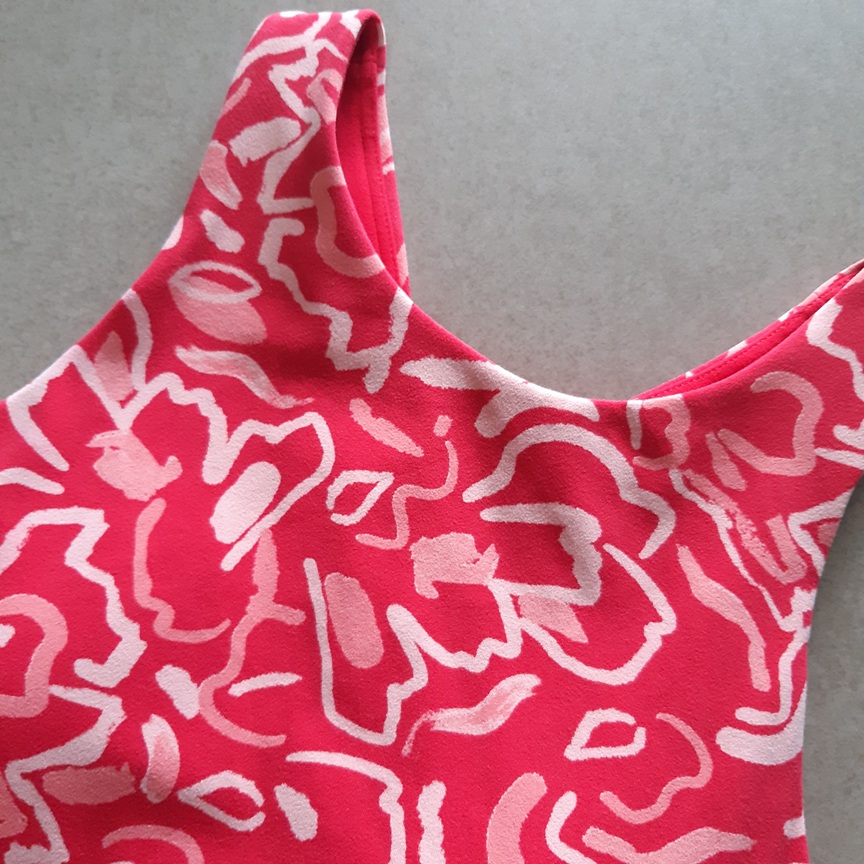 เสื้อครอปแขนกุดสีชมพู-แดง แบรนด์ ATHLETA