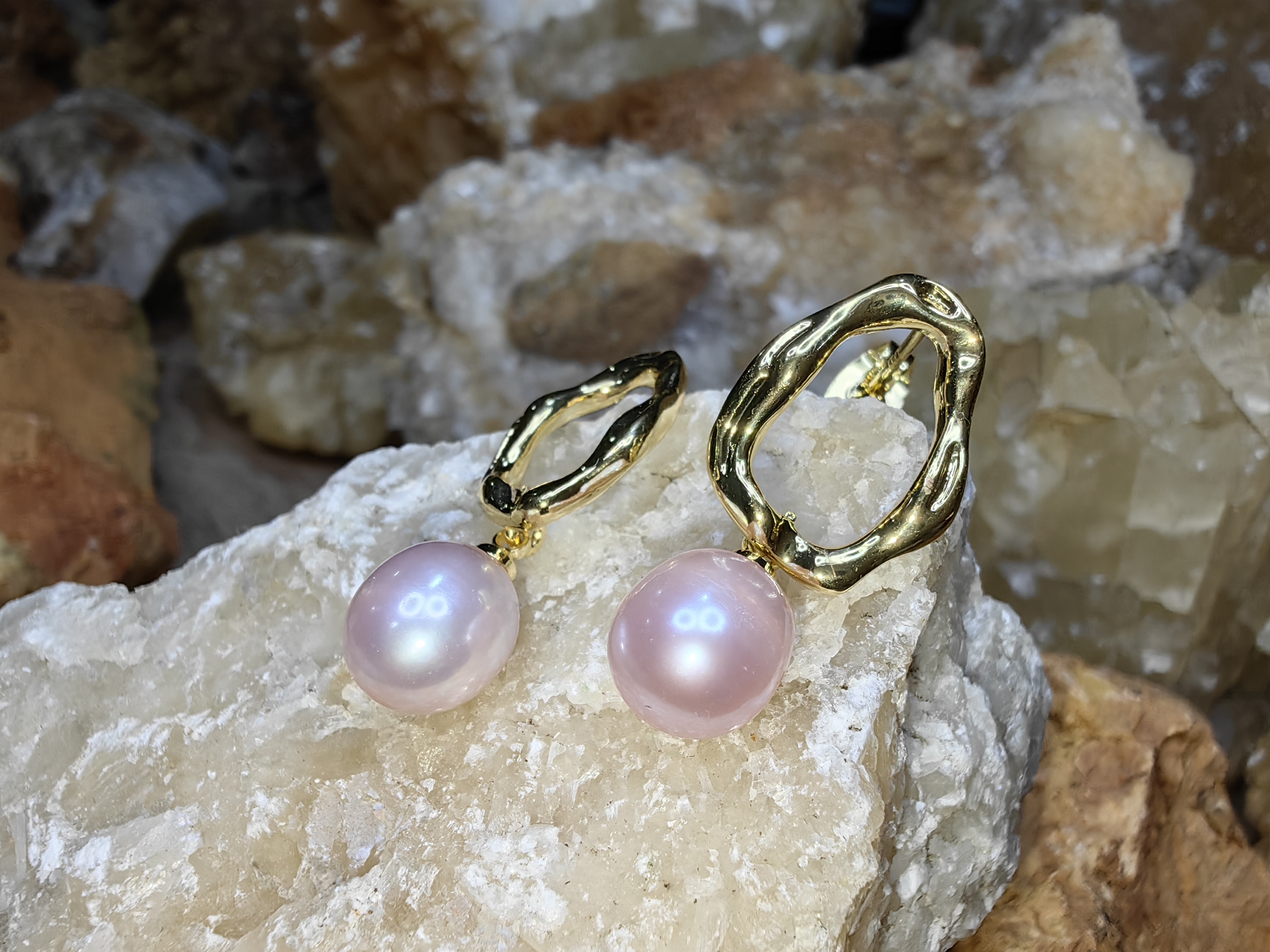 ต่างหูไข่มุกเลี้ยงธรรมชาติ Natural Cultured Pearl Earrings