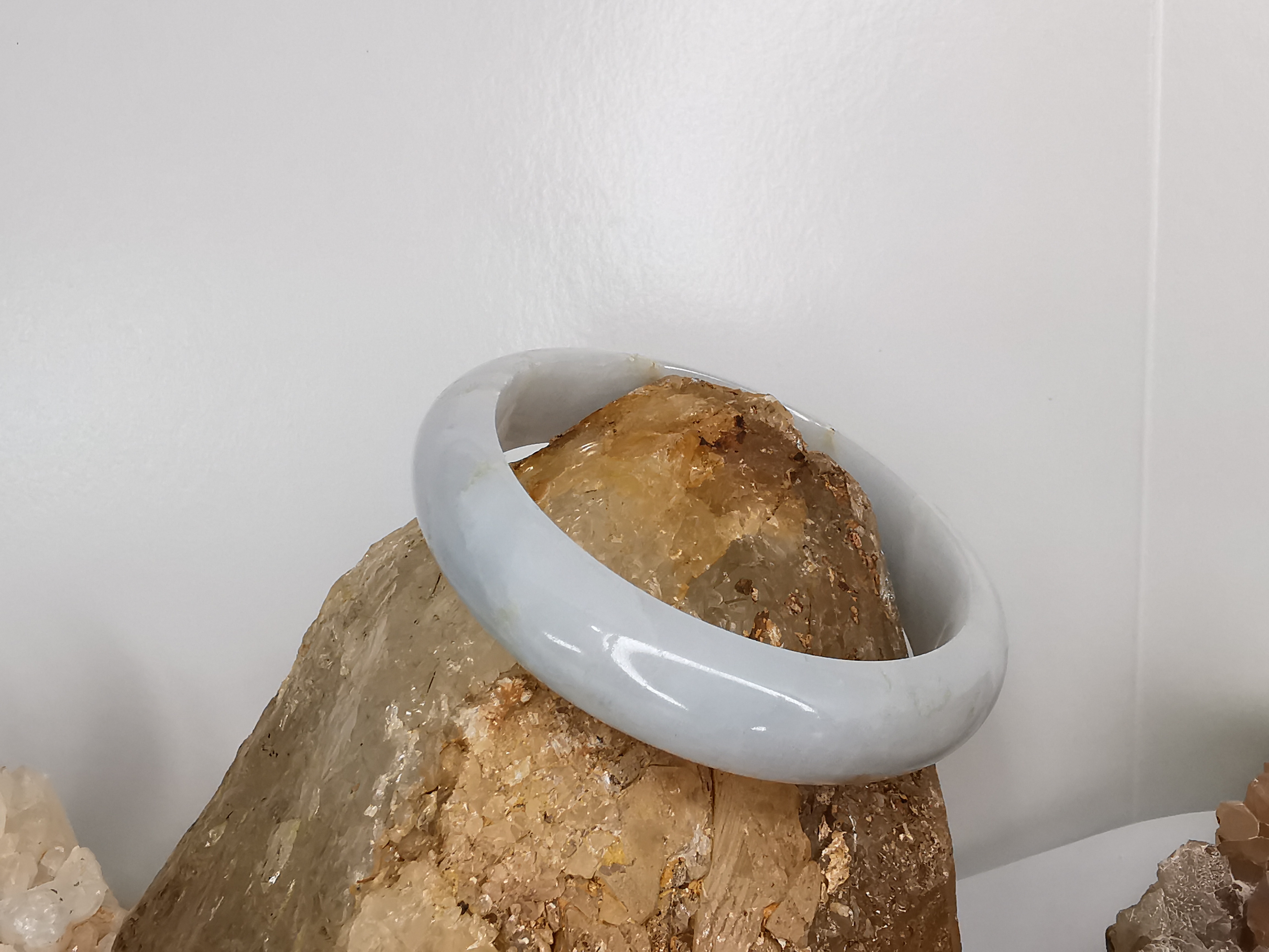 White Green Bangle กำไลหยกเจไดต์แท้ Diameter/ เส้นผ่านศูนย์กลางด้านใน 57 mm.*