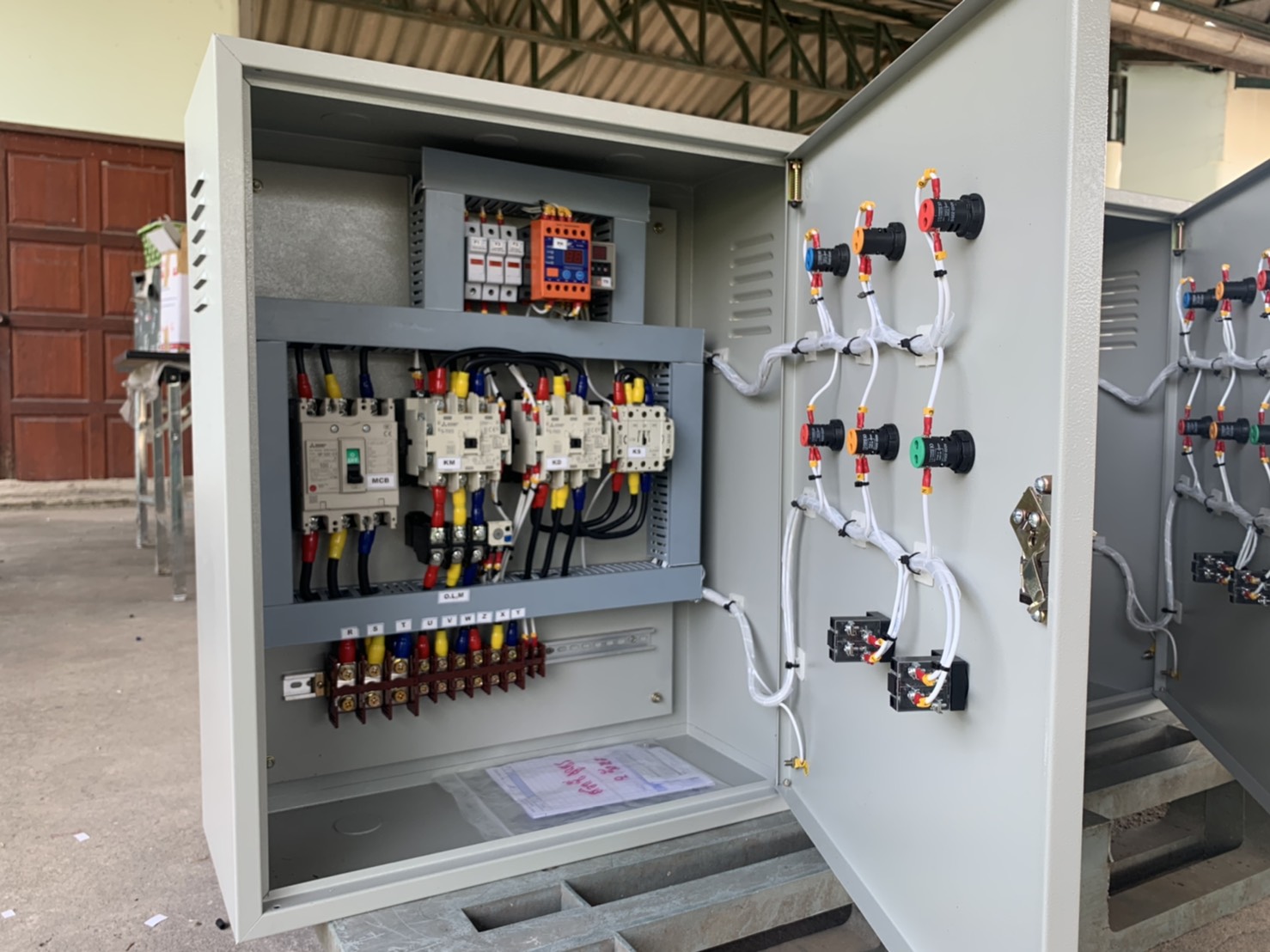 ตู้ควบคุมปั๊มน้ำระบบ 30 Hp 380 v ( star delta ) ทำงานร่วมกับระบบลูกลอยไฟฟ้า220v