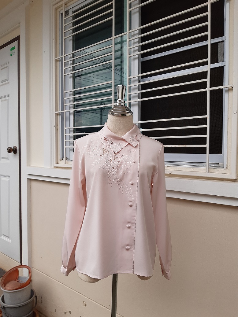 เสื้อฉลุลายโบราณวินเทจ