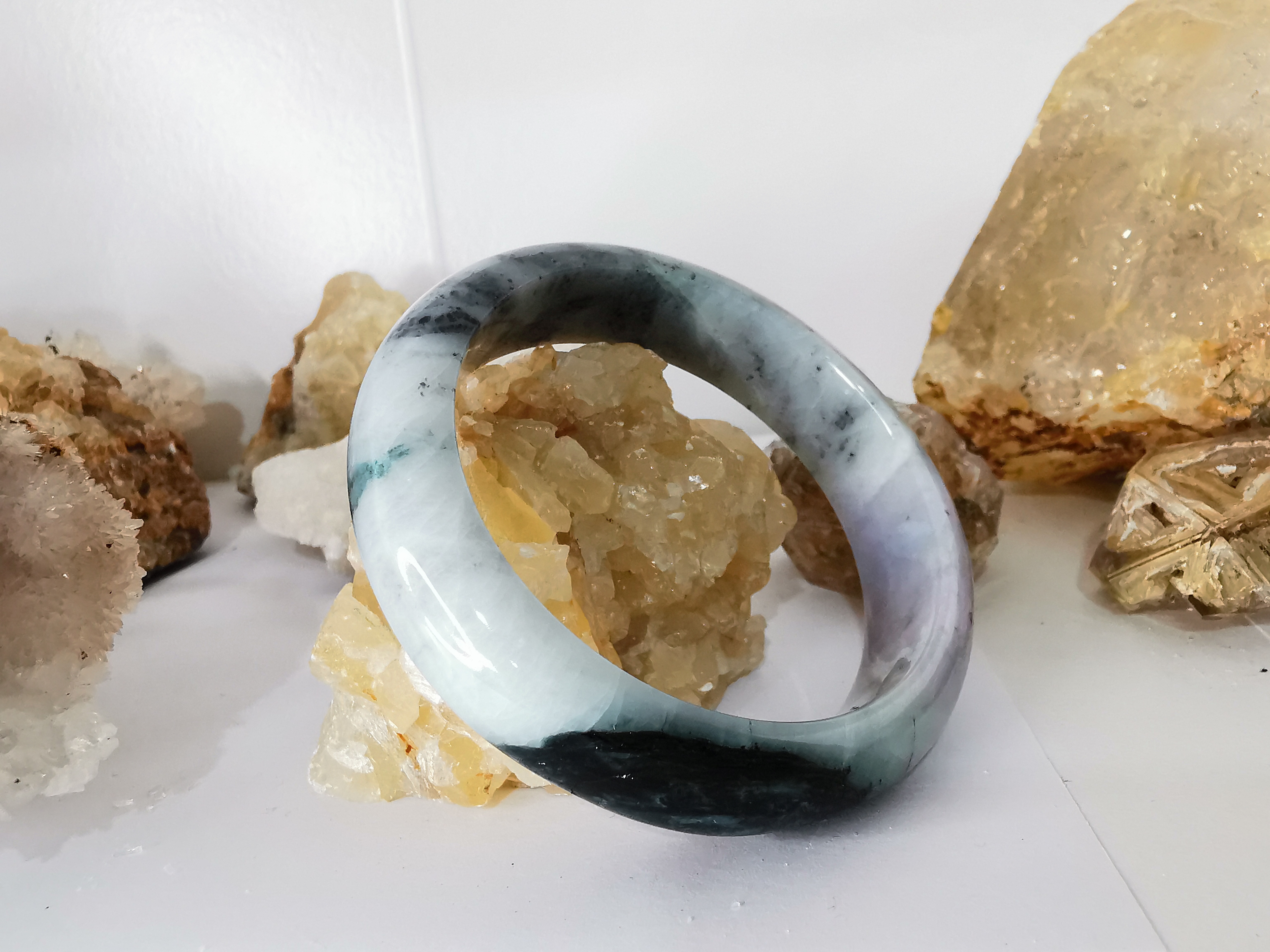 Grey Green Black White Jade Bangle กำไลหยกเจไดต์แท้ Diameter/ เส้นผ่านศูนย์กลางด้านใน 59 mm.