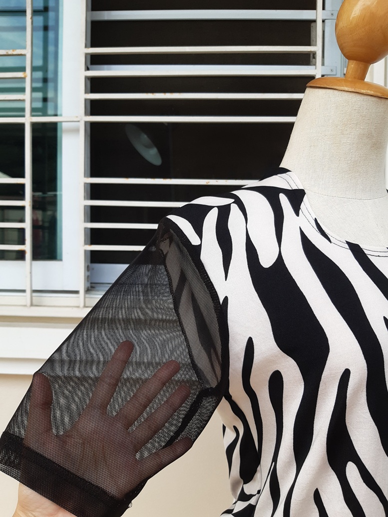 เสื้อคอกลมวินเทจลายเสือ ผ้ายืดเด้งๆ