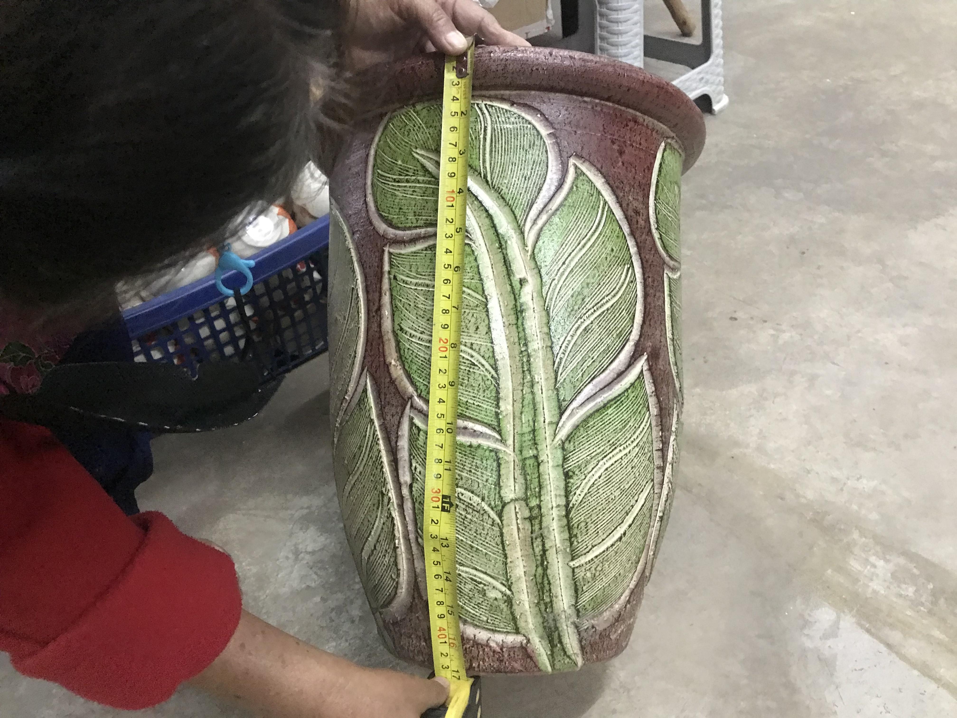 แจกันดินเผาทรงสูงปากขอบตั้ง