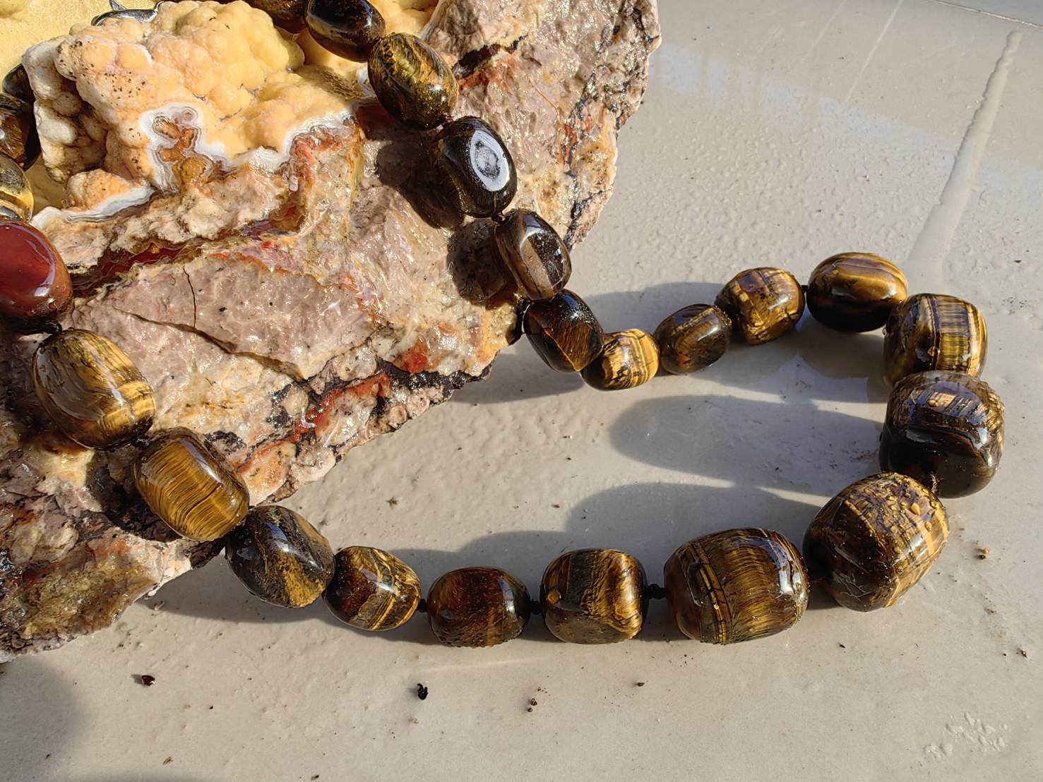 Tiger's eye Necklace สร้อยคอไทเกอร์อาย L 50 cm. 704.00 ct.