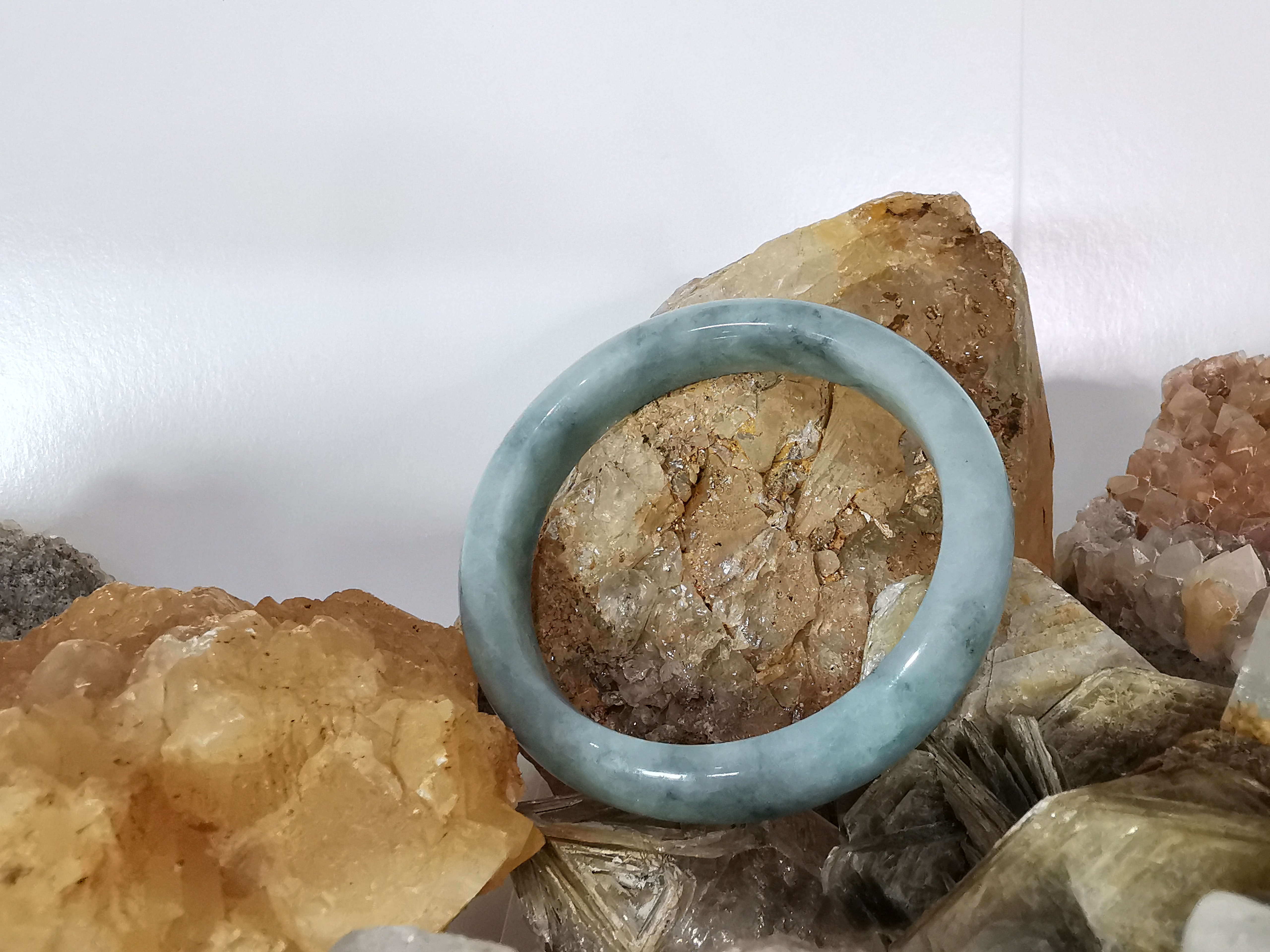 Green Bangle กำไลหยกเจไดต์แท้ Diameter/ เส้นผ่านศูนย์กลางด้านใน 59 mm.*