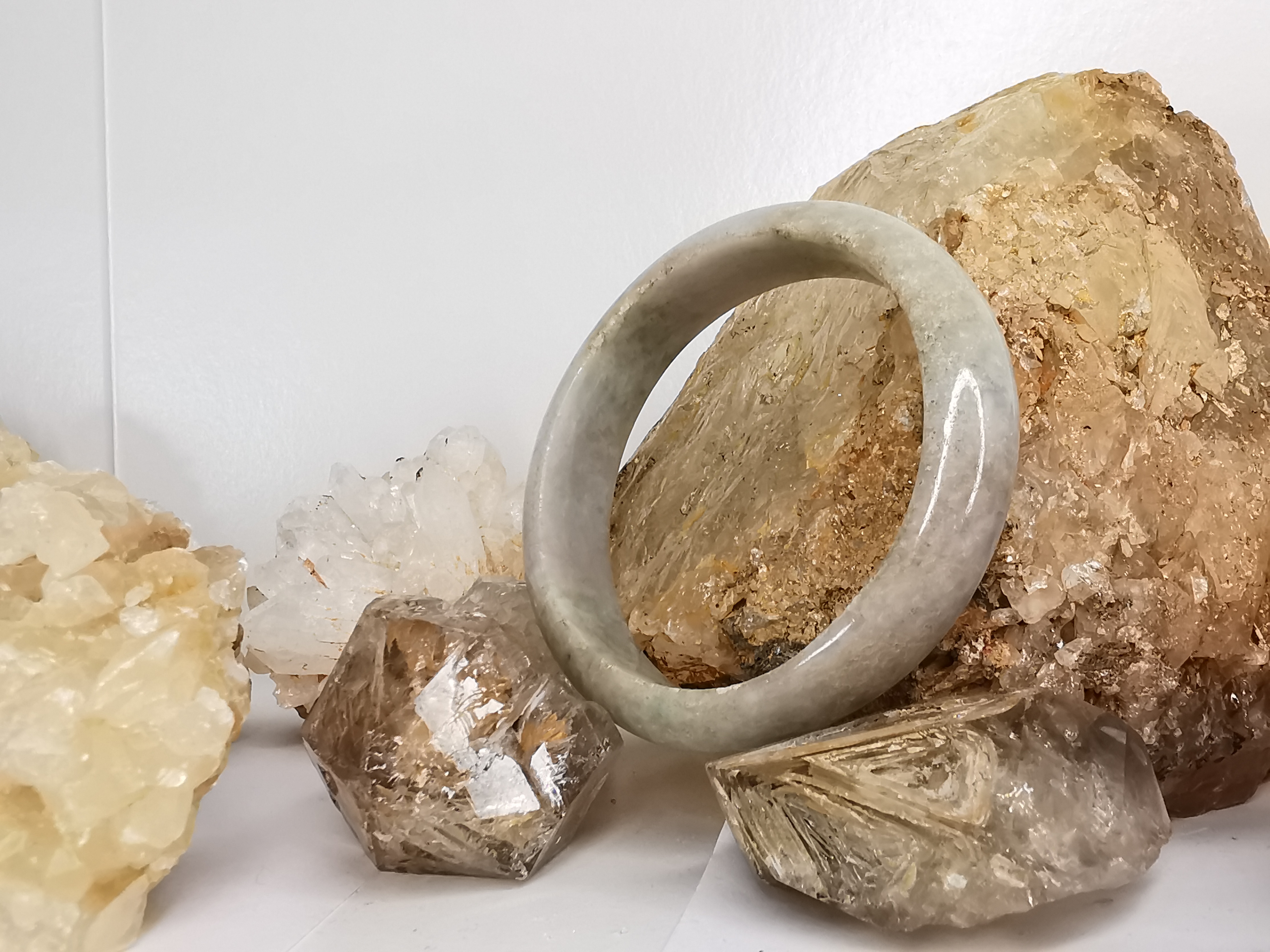 White Green Yellow Jade Bangle กำไลหยกเจไดต์แท้ Diameter/ เส้นผ่านศูนย์กลางด้านใน 57 mm.